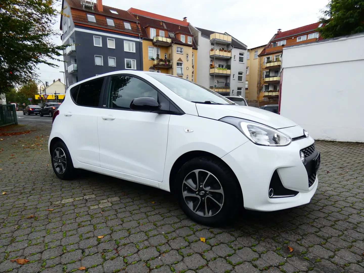 Hyundai i10 YES! AUTOMATIK Blanc - 2