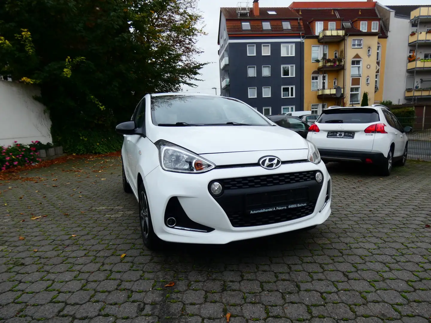 Hyundai i10 YES! AUTOMATIK Blanc - 1