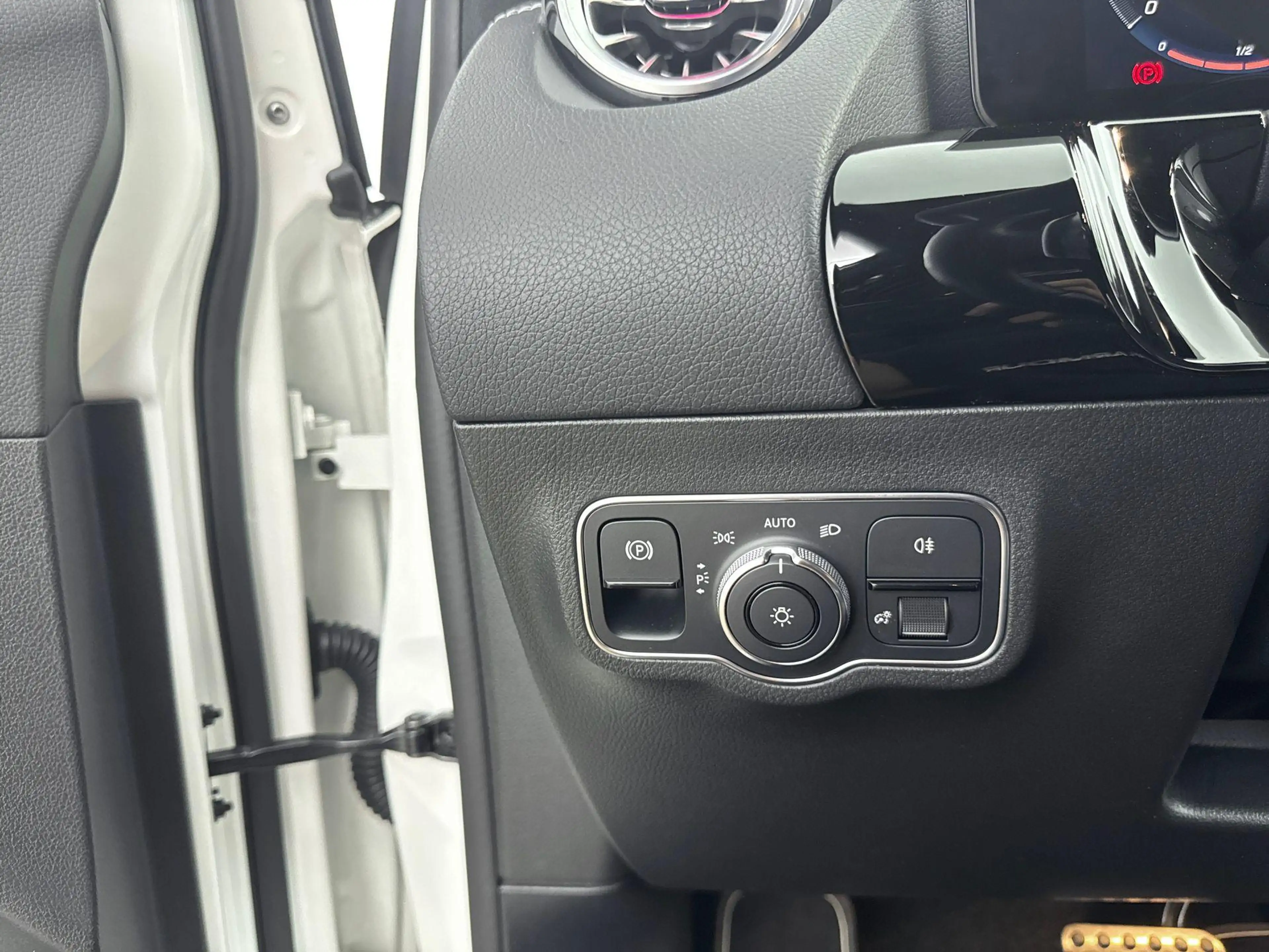 Mercedes-Benz B 250 B 250e Automaat Business Solution AMG | Nightpakke — photo 13