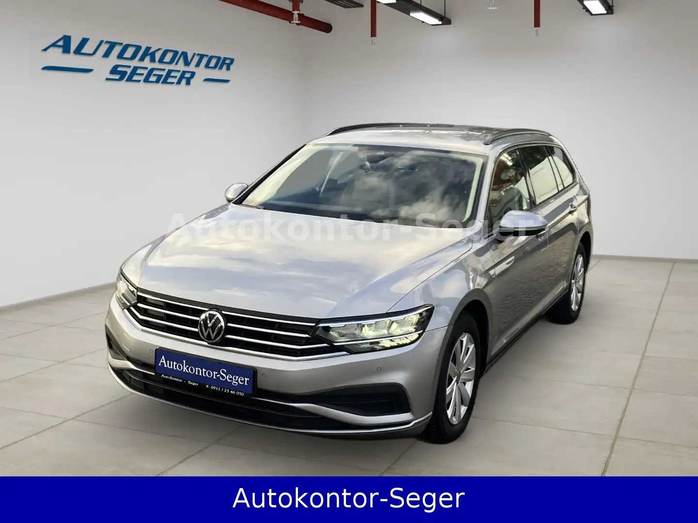 Volkswagen Passat Variant Conceptline LED Rückfahrkamera Silber - 2