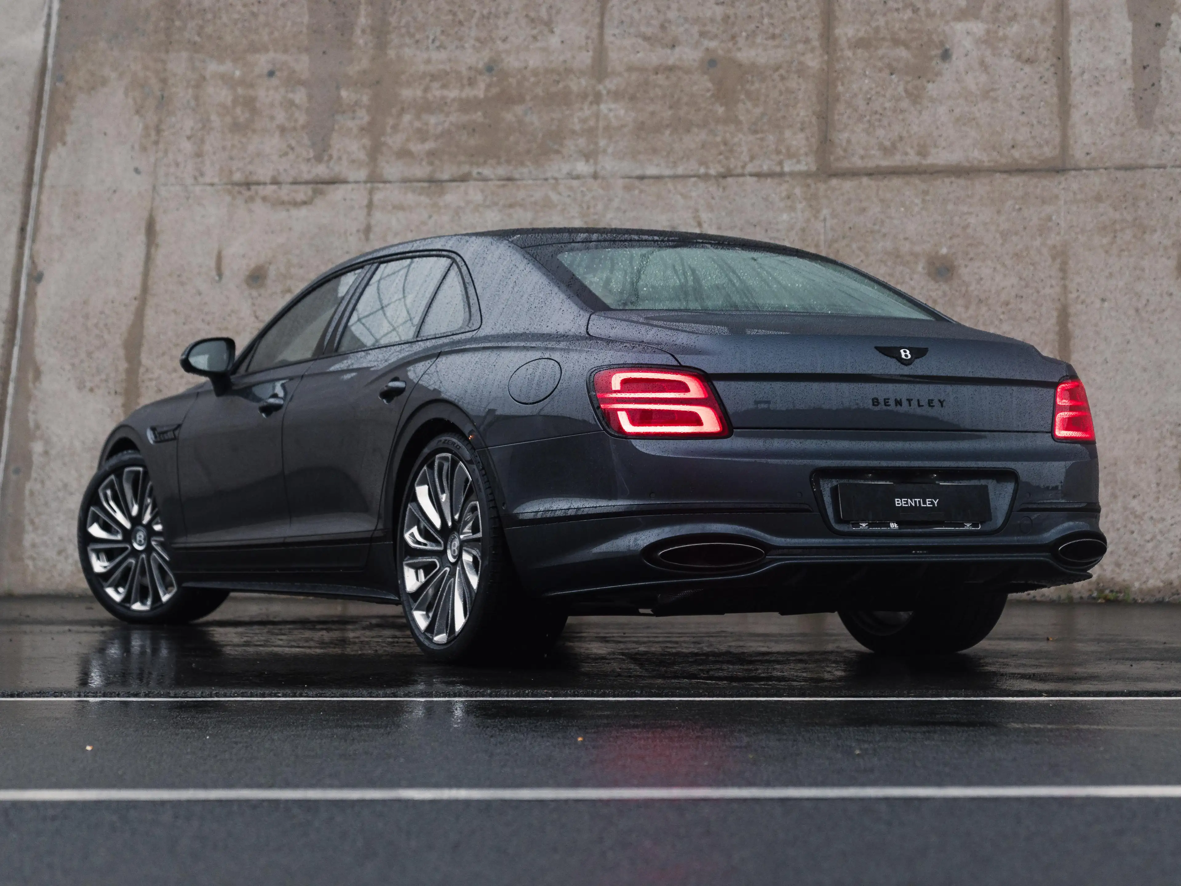 Bentley Flying Spur Mulliner — photo 7
