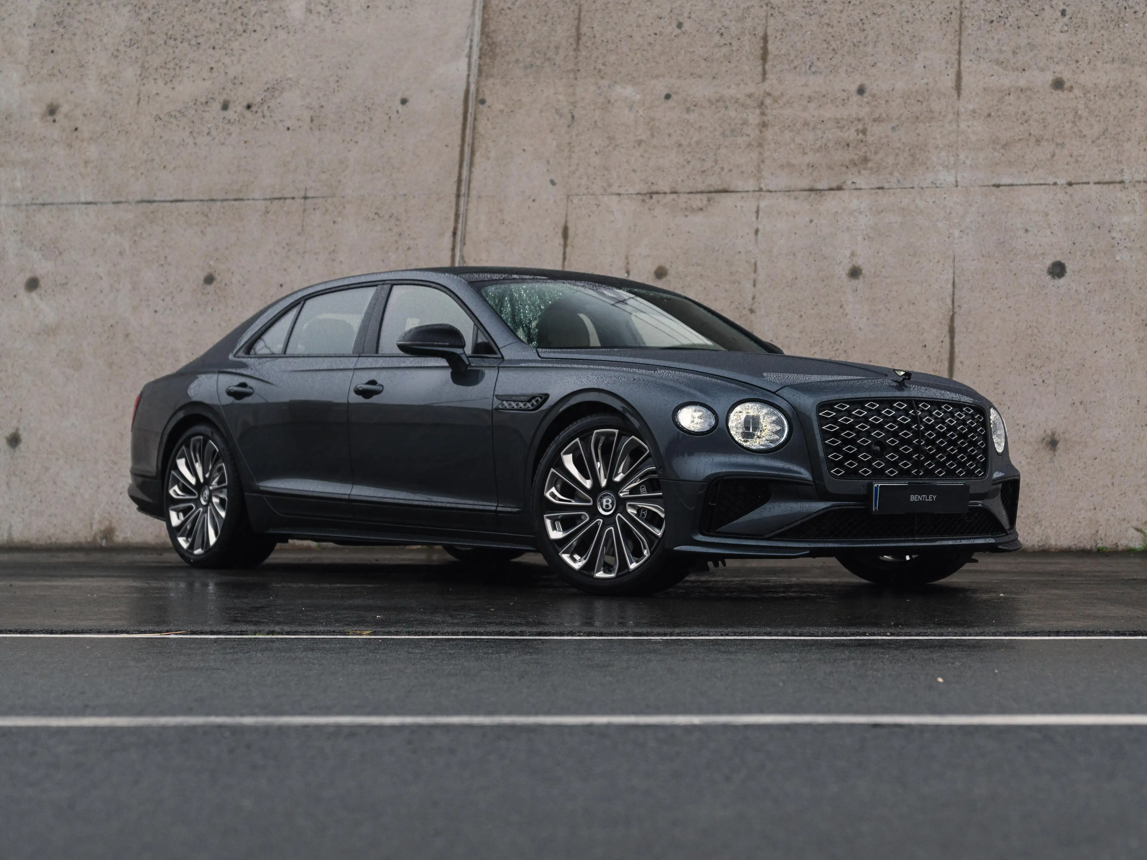 Bentley Flying Spur Mulliner — photo 3