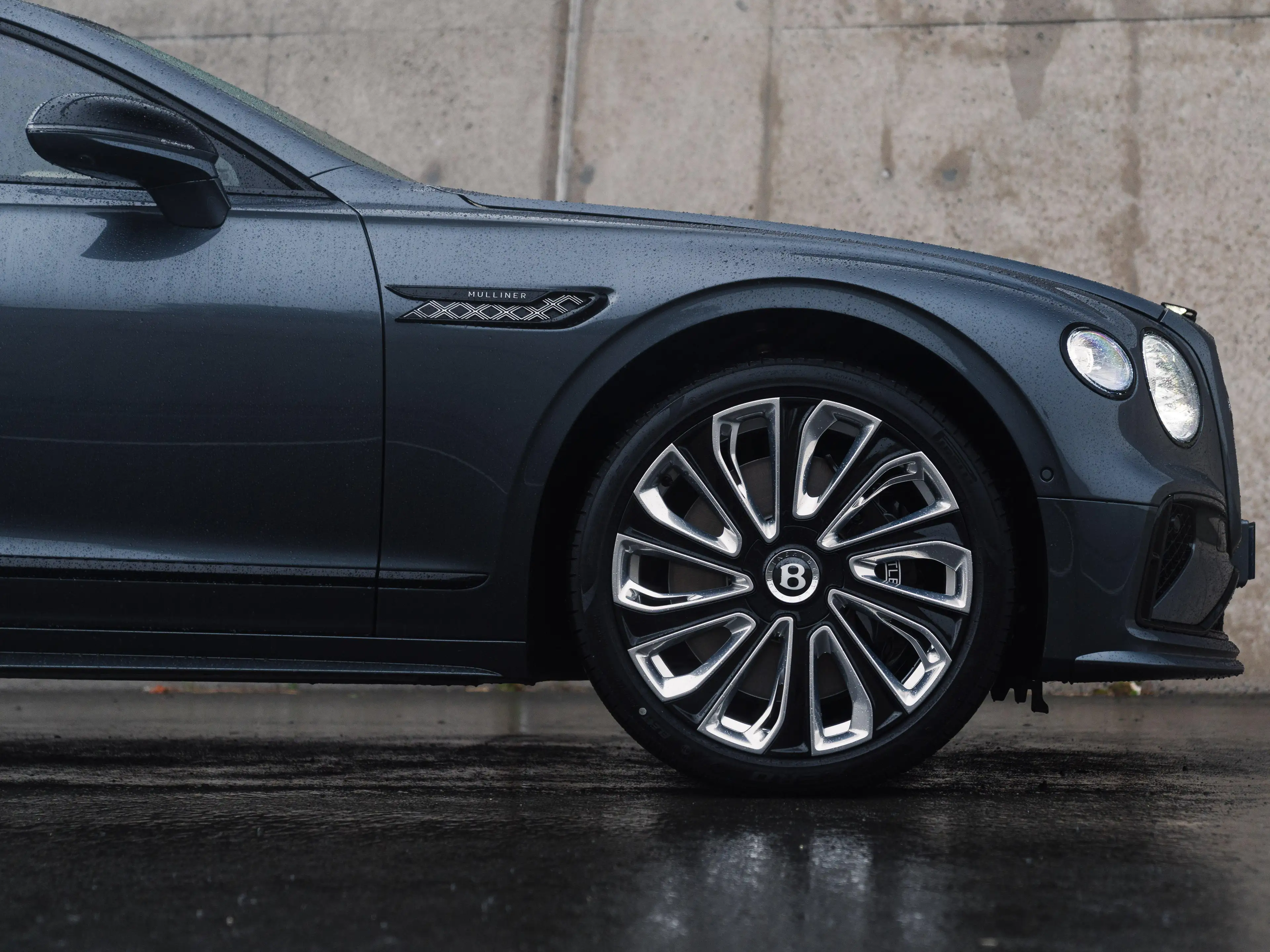 Bentley Flying Spur Mulliner — photo 9
