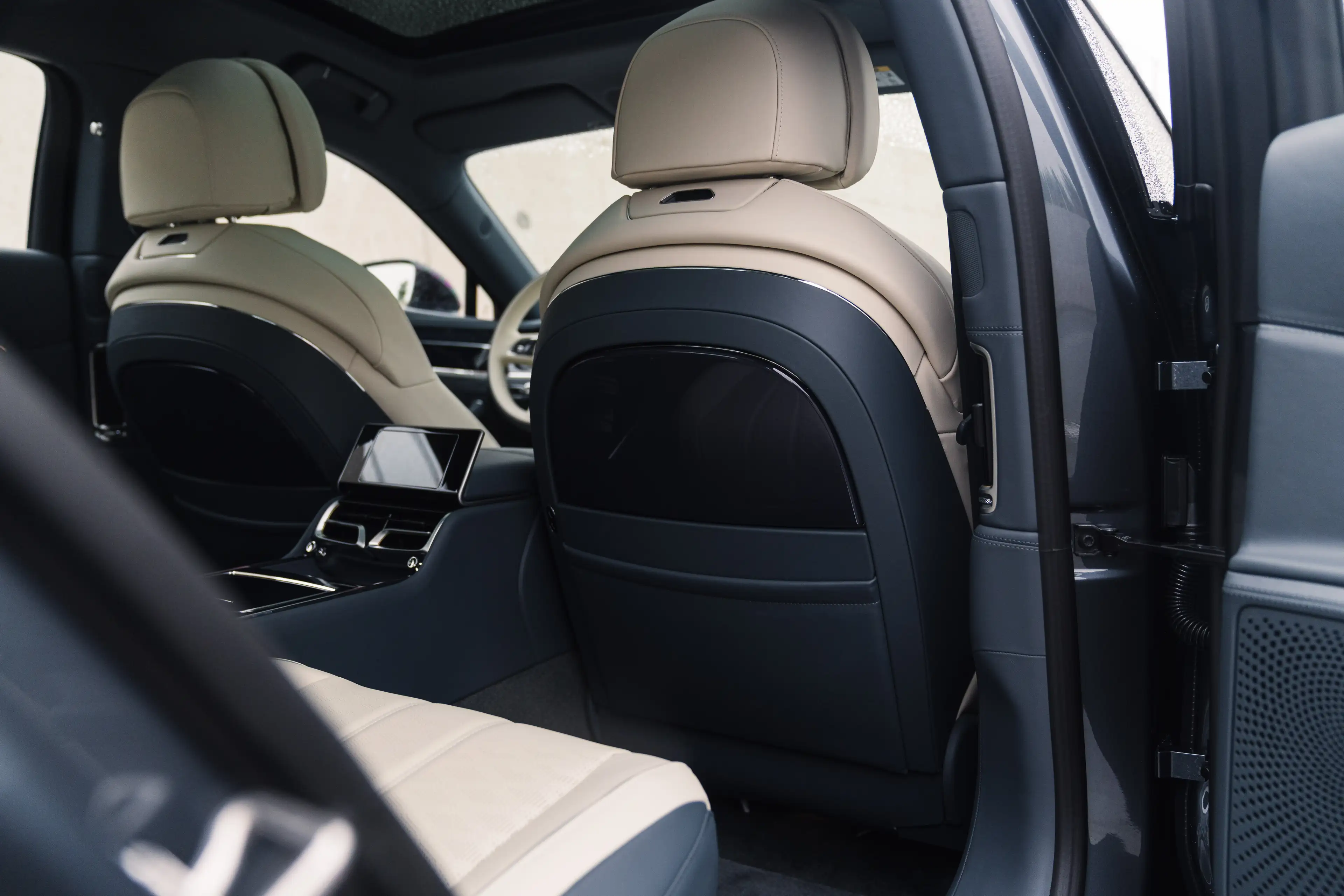 Bentley Flying Spur Mulliner — photo 15