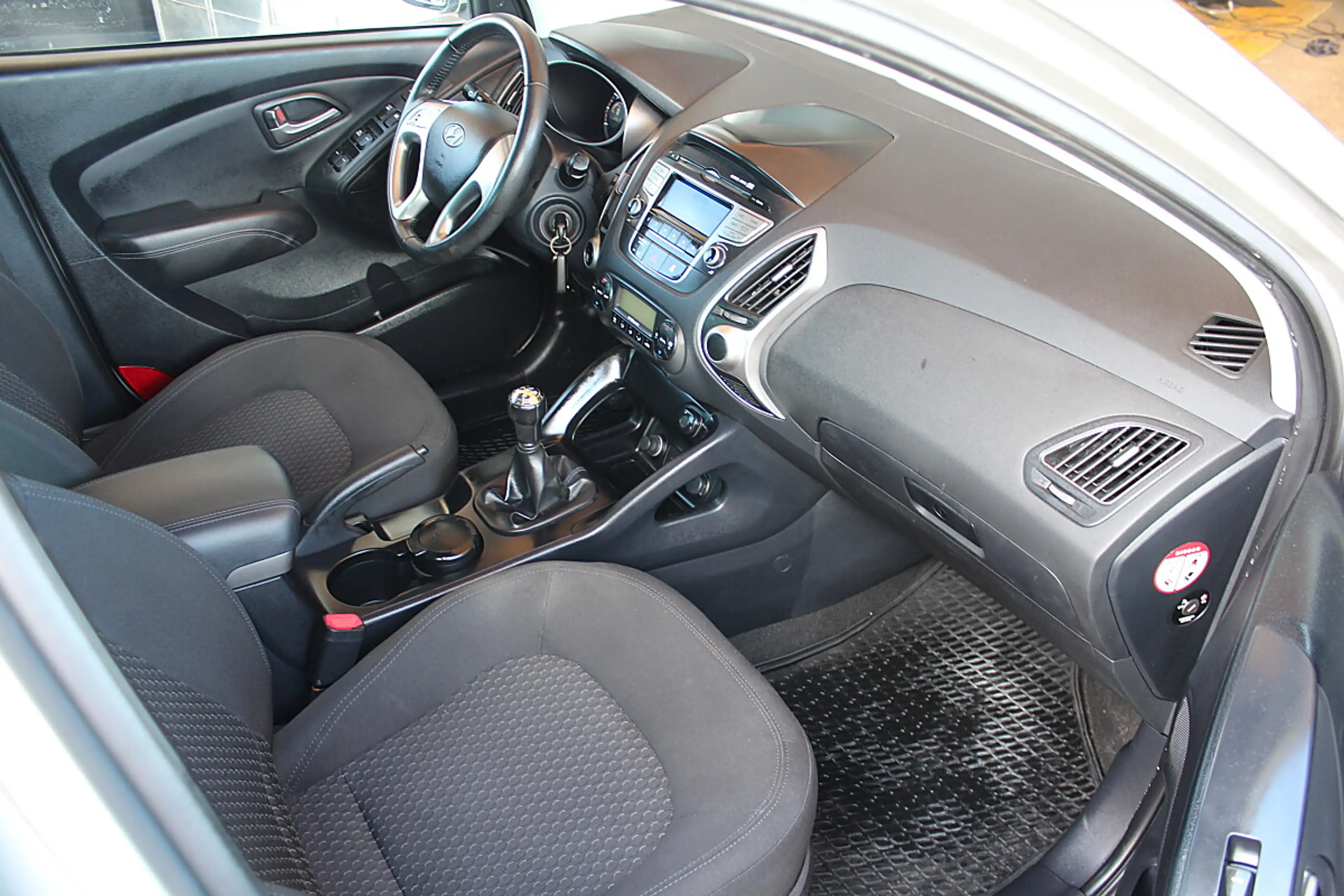 Hyundai iX35 2,0 CVVT Spirit 4WD STANDHEIZUNG XENON — photo 11