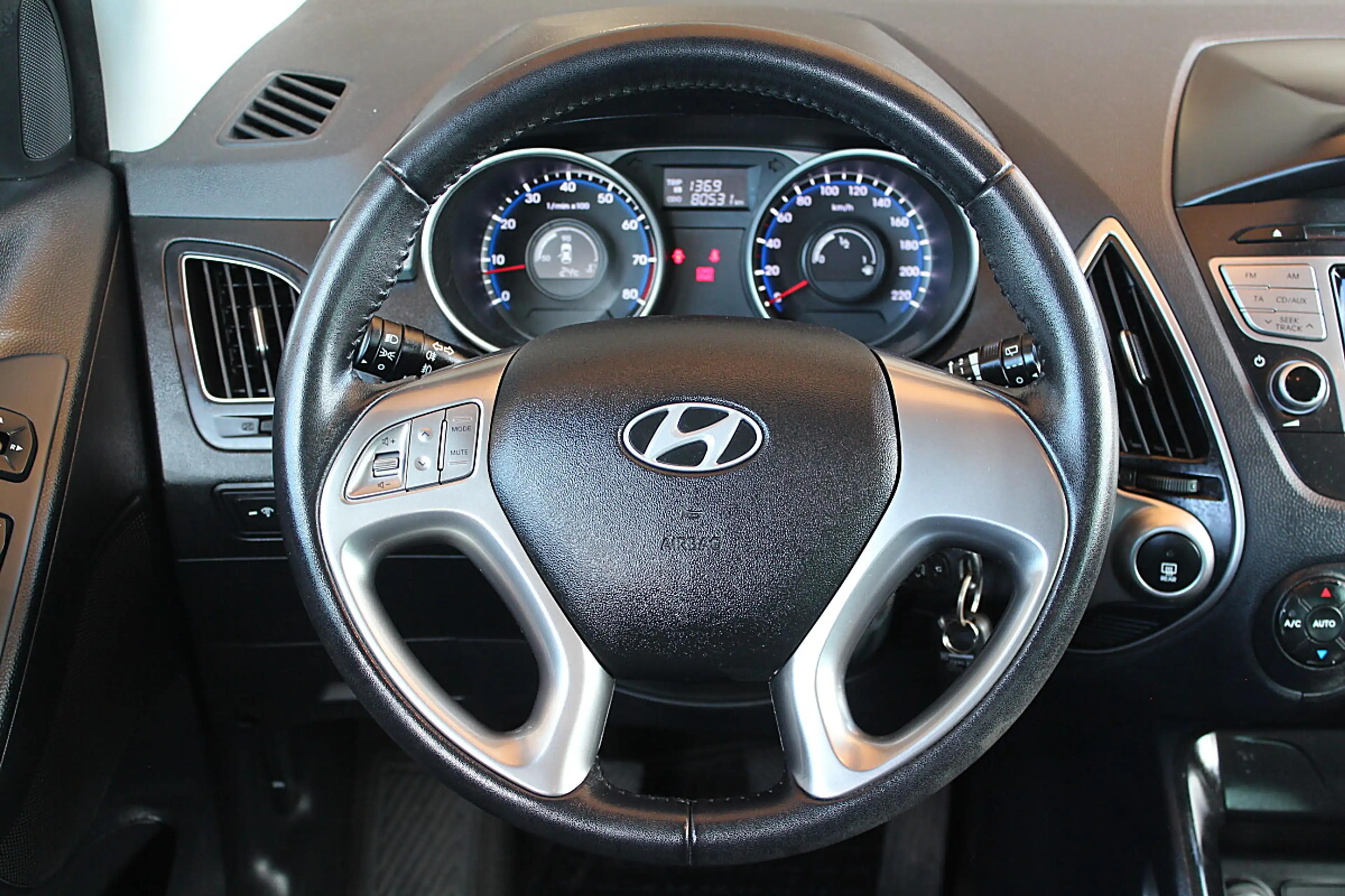 Hyundai iX35 2,0 CVVT Spirit 4WD STANDHEIZUNG XENON — photo 6