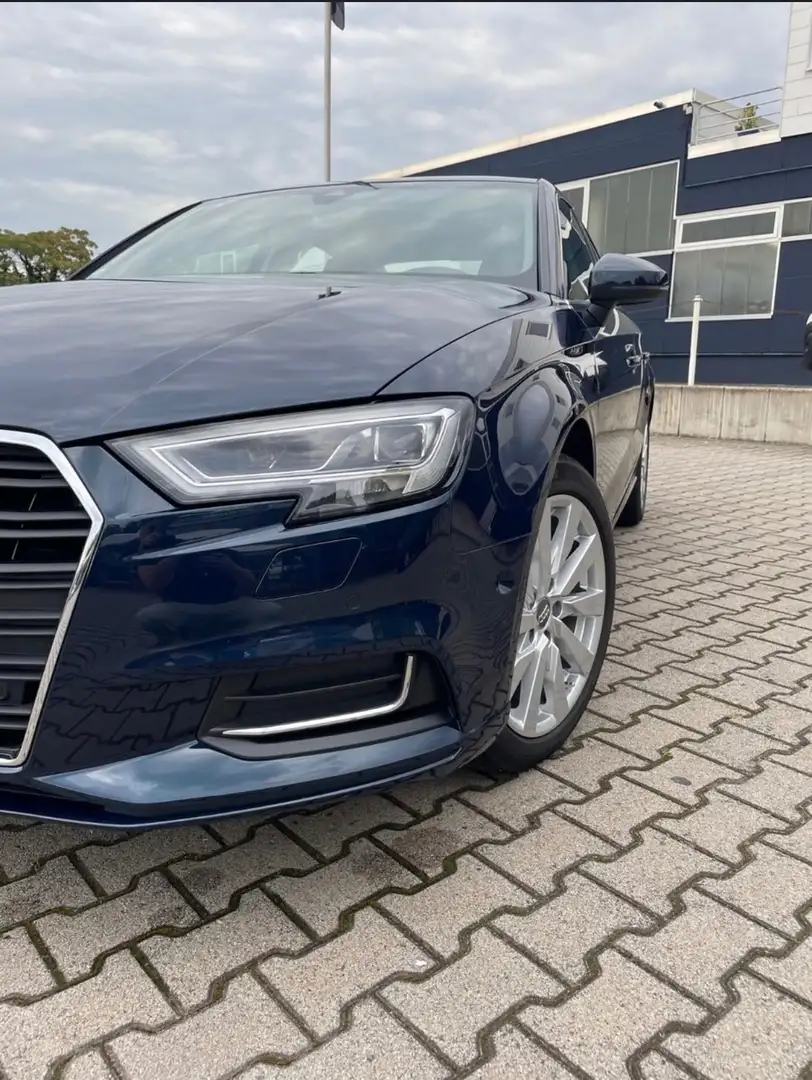 Audi A3 A3 1.5 TFSI cylinder on demand Limousine Str Blau - 1