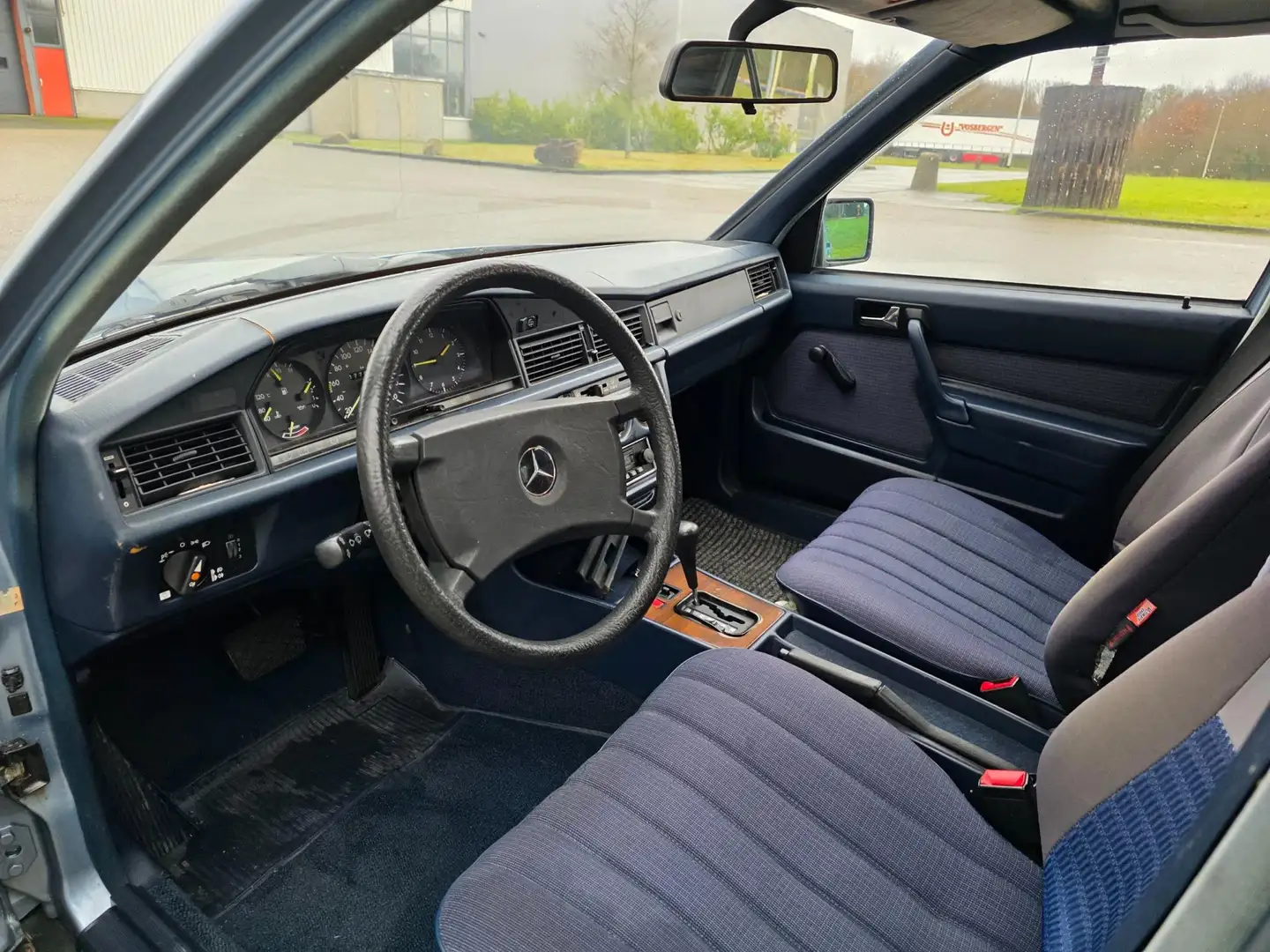 Mercedes-Benz 190 2.0 E AUTOMAAT *apk:12-2027* Blau - 2