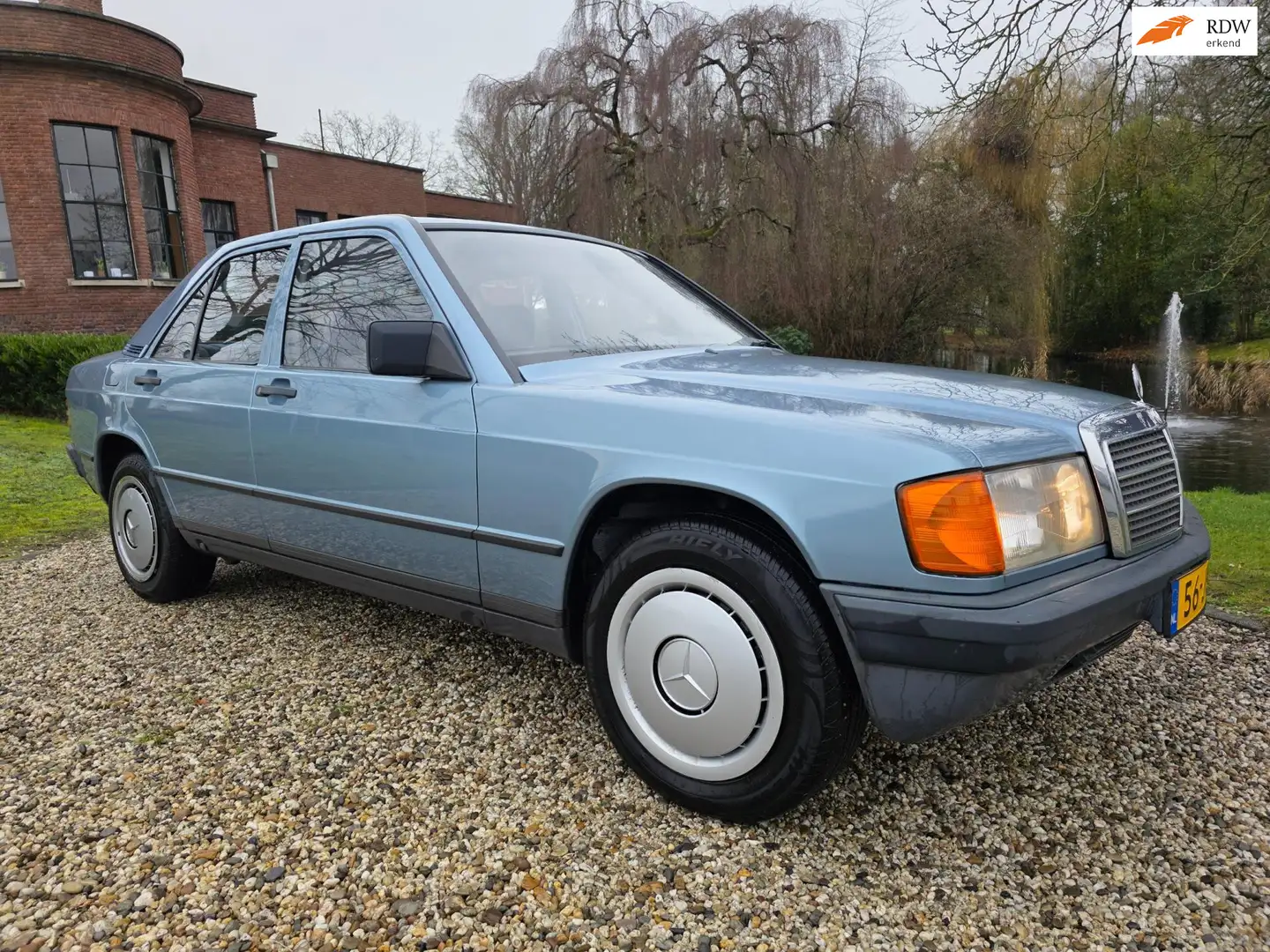 Mercedes-Benz 190 2.0 E AUTOMAAT *apk:12-2027* Blau - 1