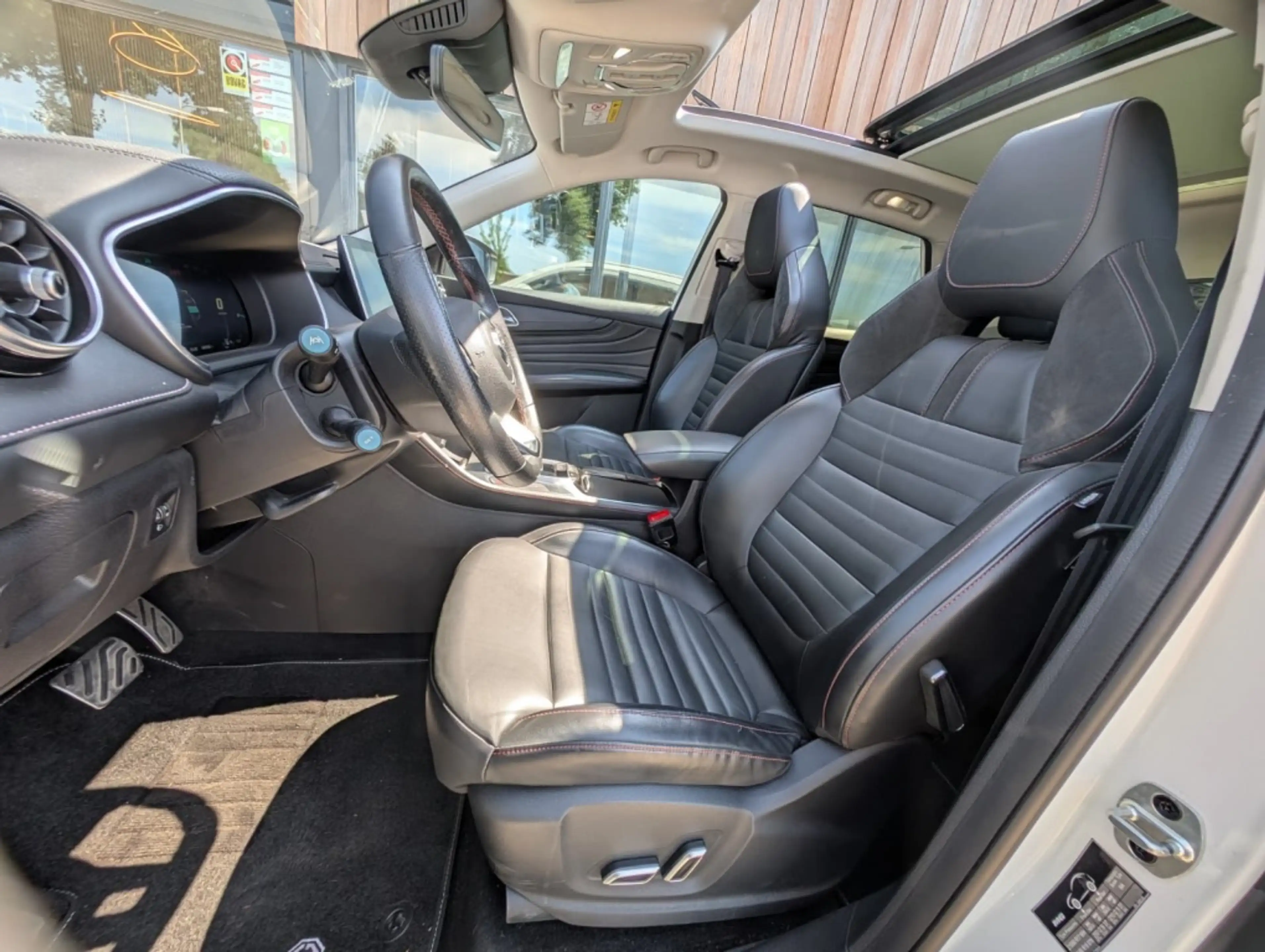 MG EHS 1.5 TGDI Luxury — photo 5