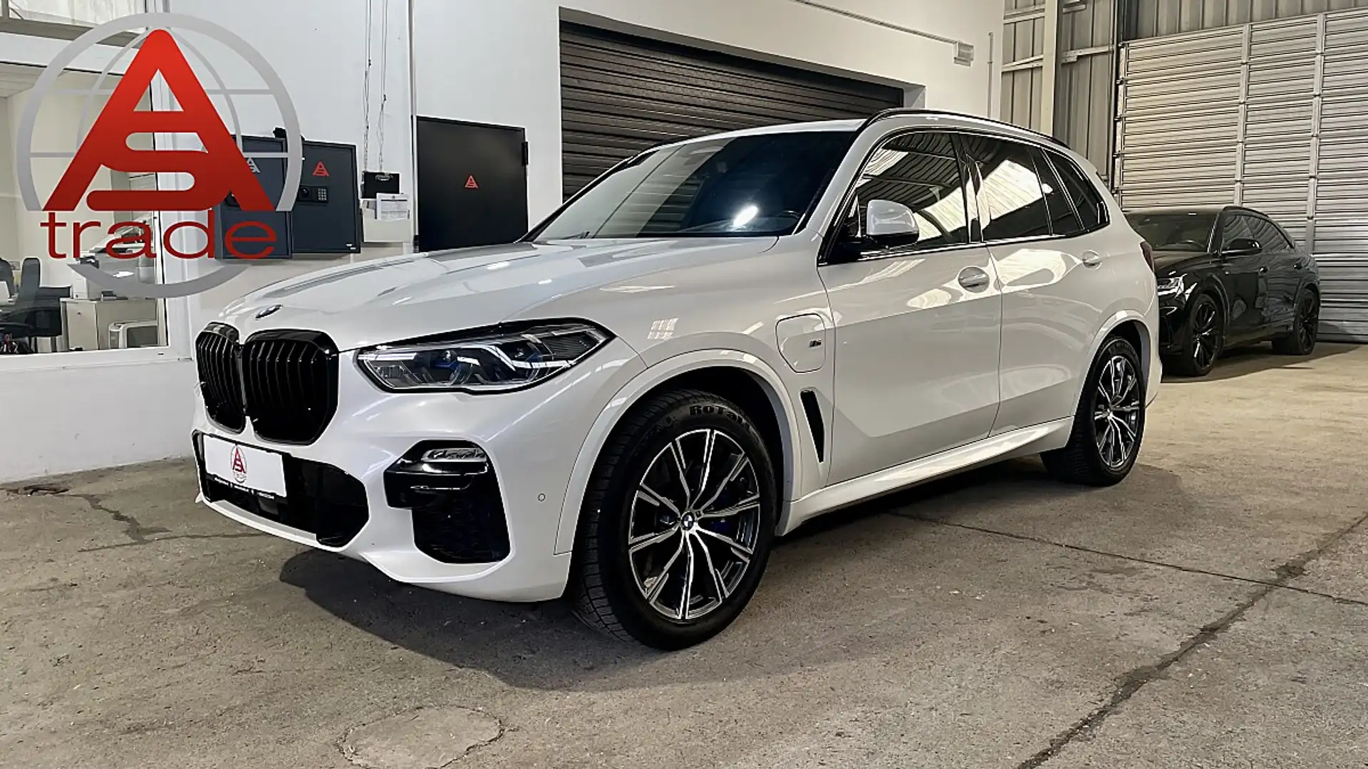 BMW X5 xDrive45e*M-Paket*HeadUp*AHK* Weiß - 1