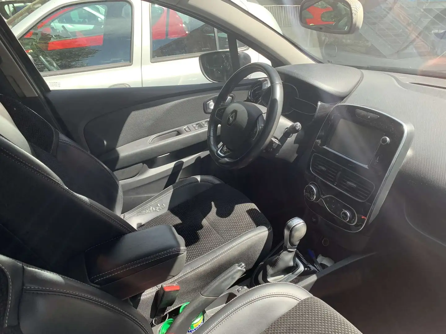 Renault Clio 1.6i RXT A - 1