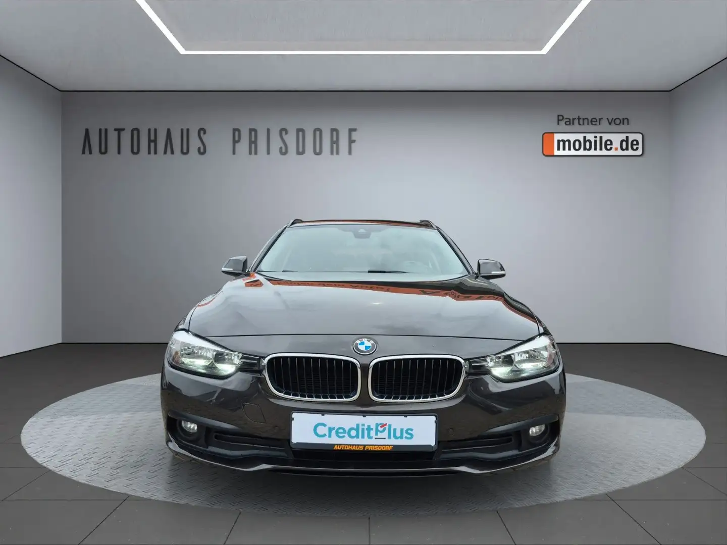 BMW 320 d Touring Automatik/Klima/RFK/Navi/Shz/8Fach Braun - 2
