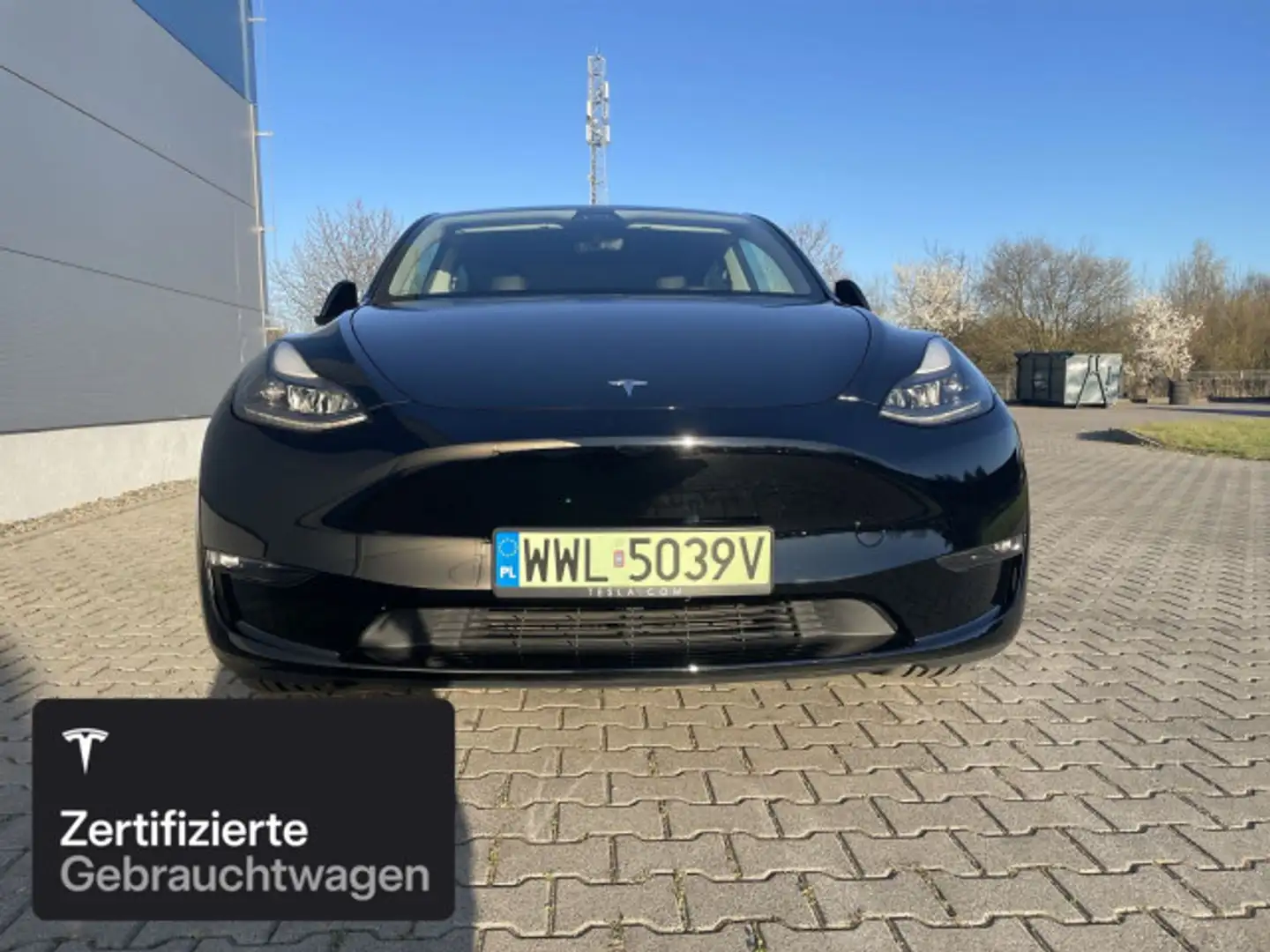 Tesla Model Y Performance Schwarz - 2