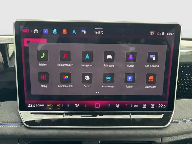 Volkswagen Tiguan view 12
