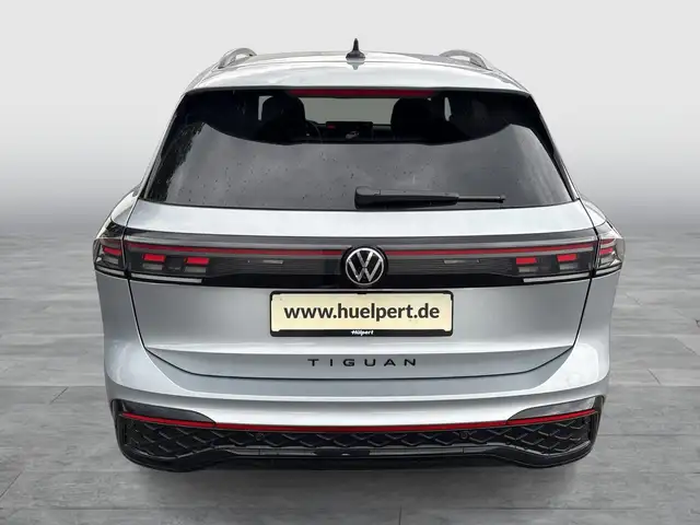 Volkswagen Tiguan view 3