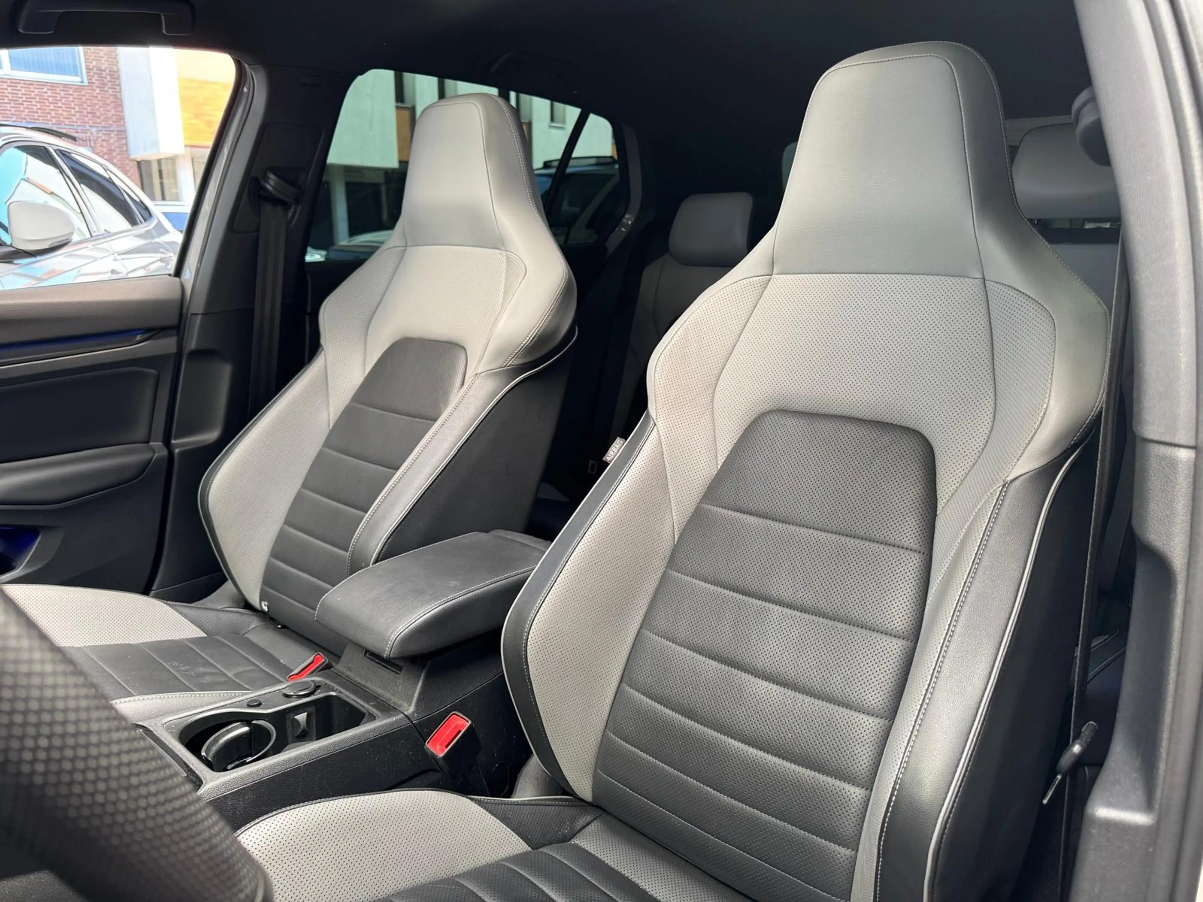 Volkswagen Golf GTD 2.0 TDI / Leder / Pano / H&k / head-up / — photo 8