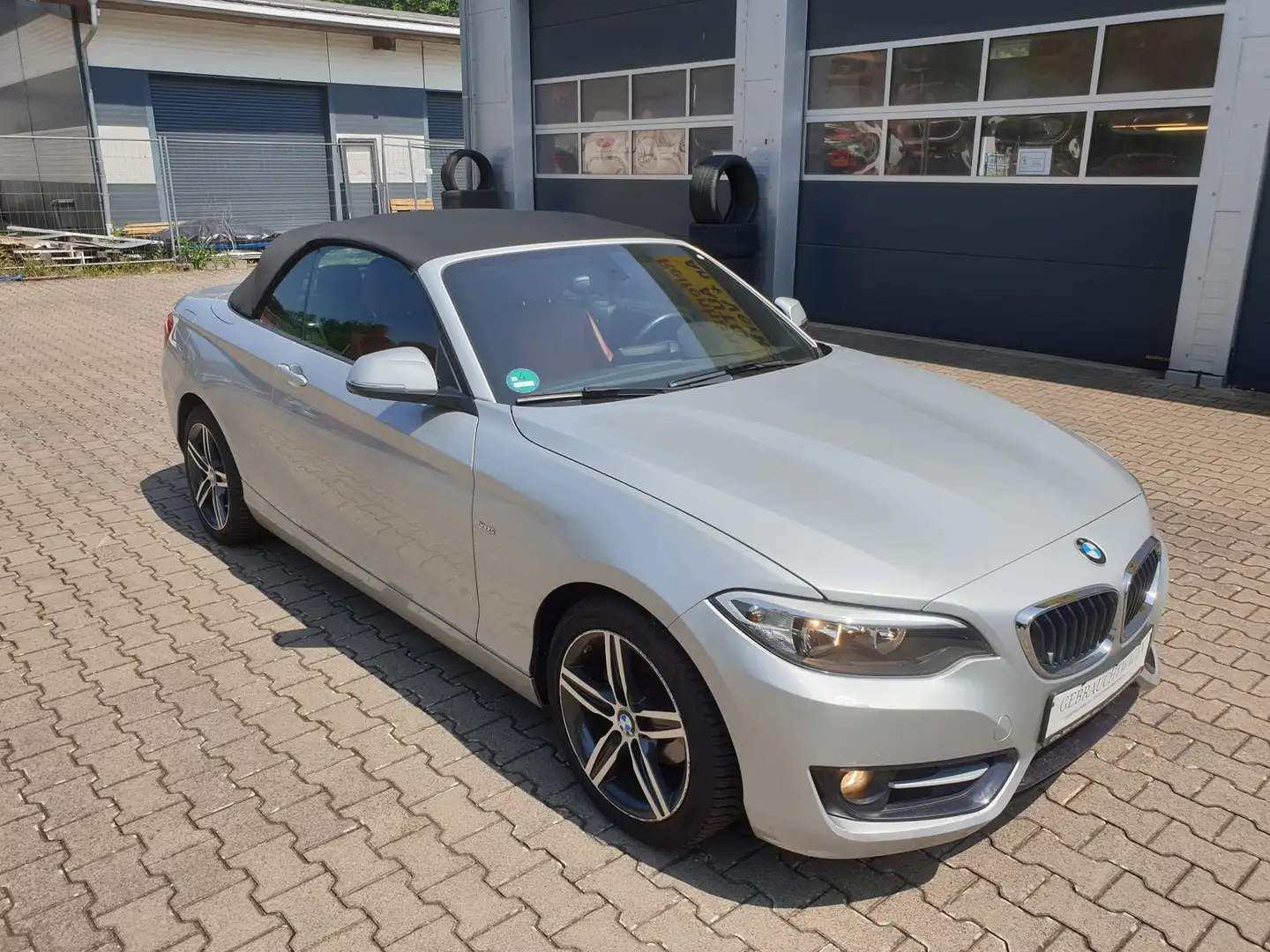 BMW 218 218 i Sport Line AUTOM.-LEDER-NAVI-PDC-WINDSCHOTT Grau - 2