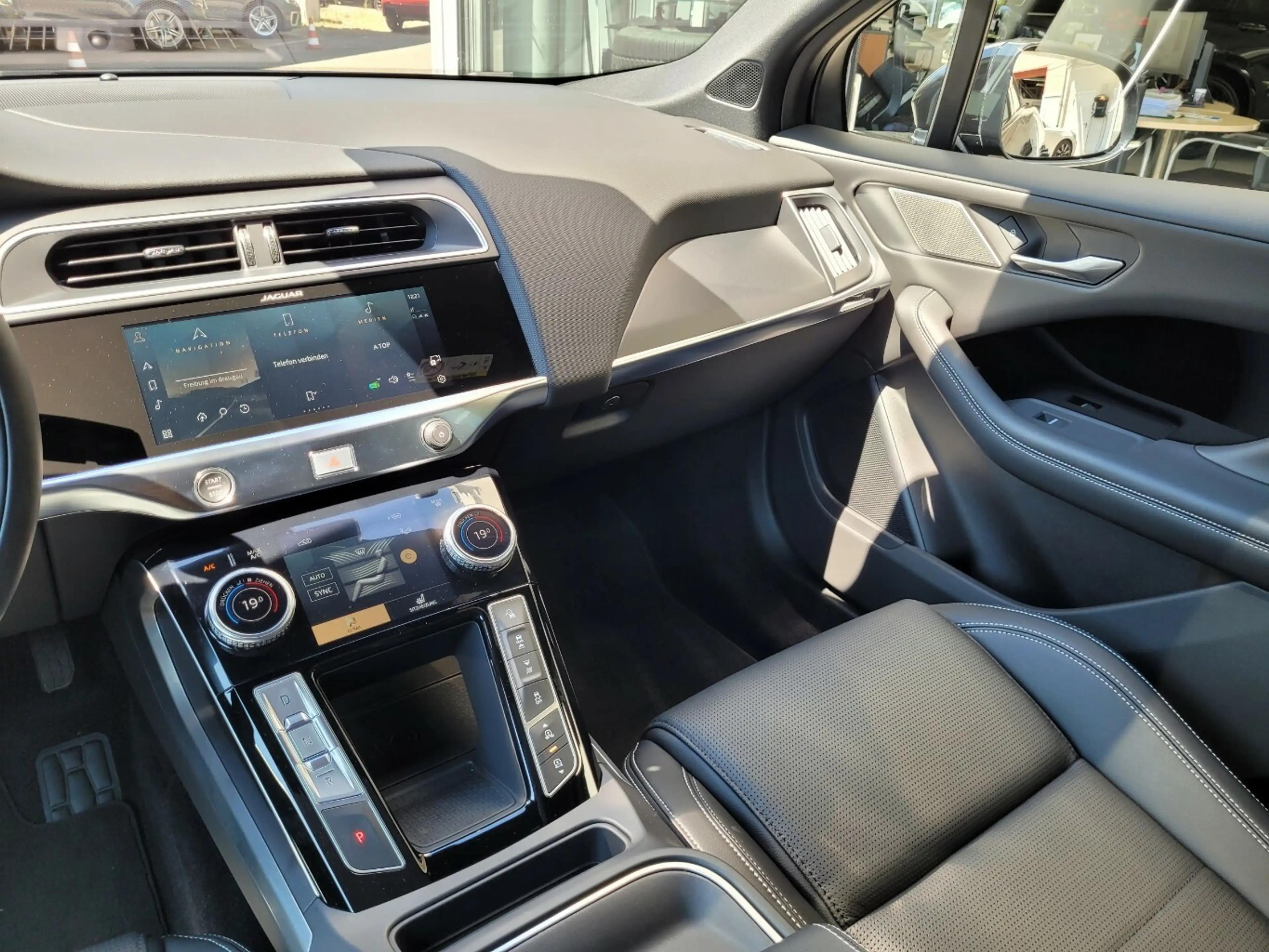 Jaguar I-Pace EV400 R-Dynamic SE*PANO*HUD*Luftfederung*GAR2029 — photo 8