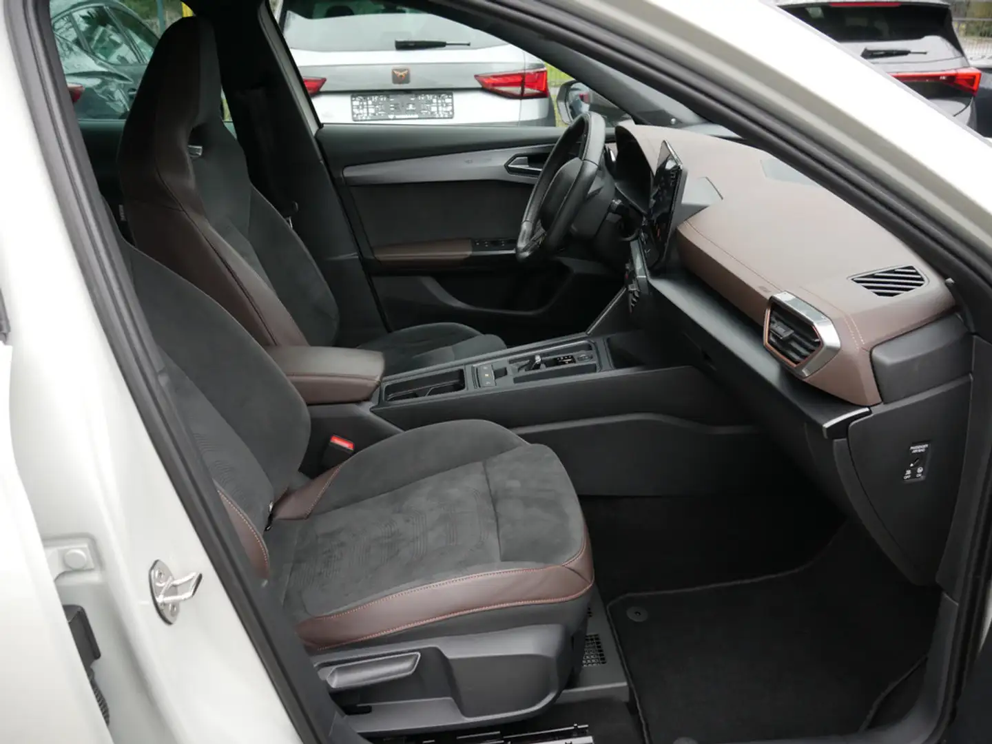 CUPRA Formentor 2.5 TSI VZ5 Taiga 4Drive ACC 360° Grau - 2