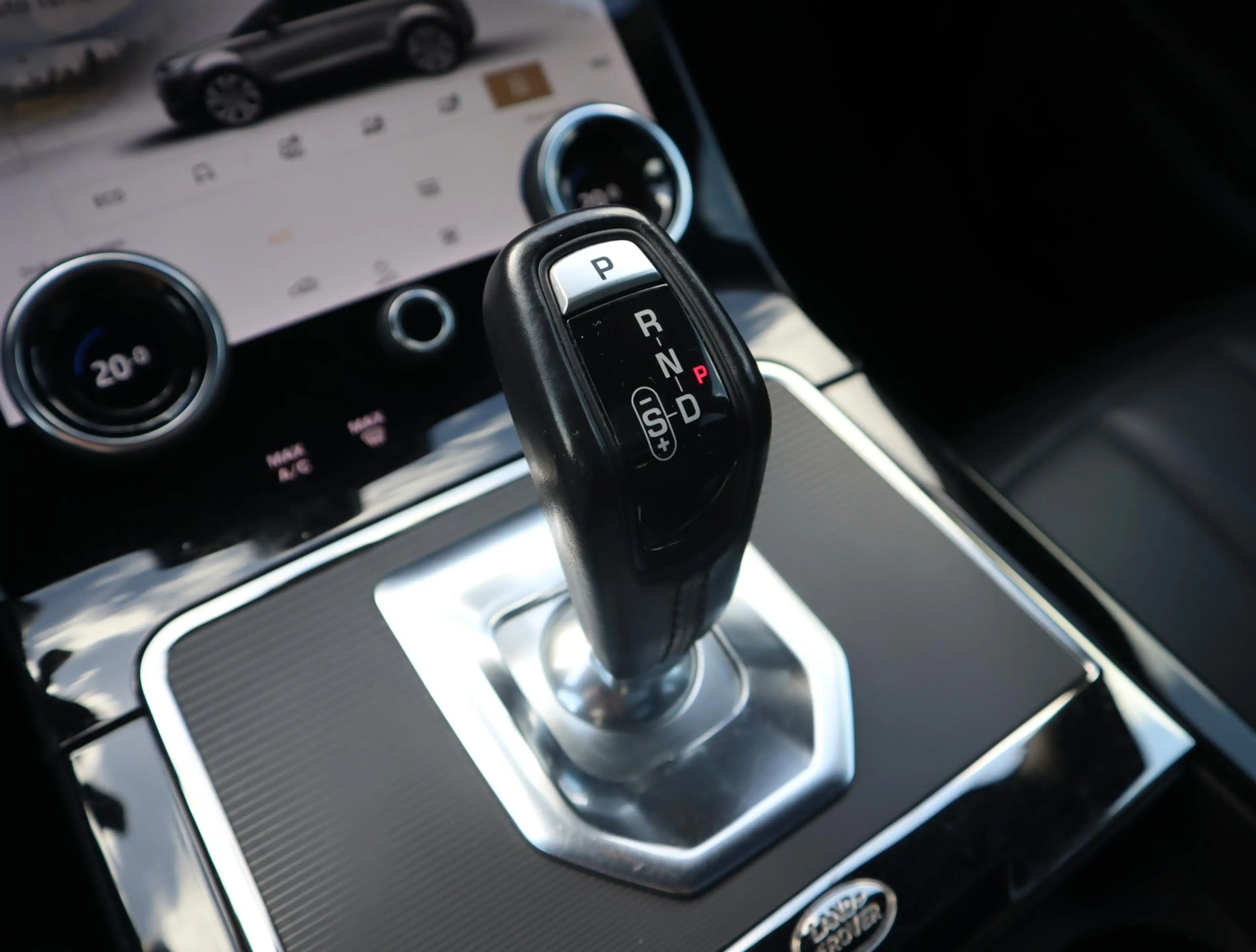 Land Rover Range Rover Evoque 1.5 P300e AWD R-Dynamic SE | Pano | 360 camera | A — photo 21