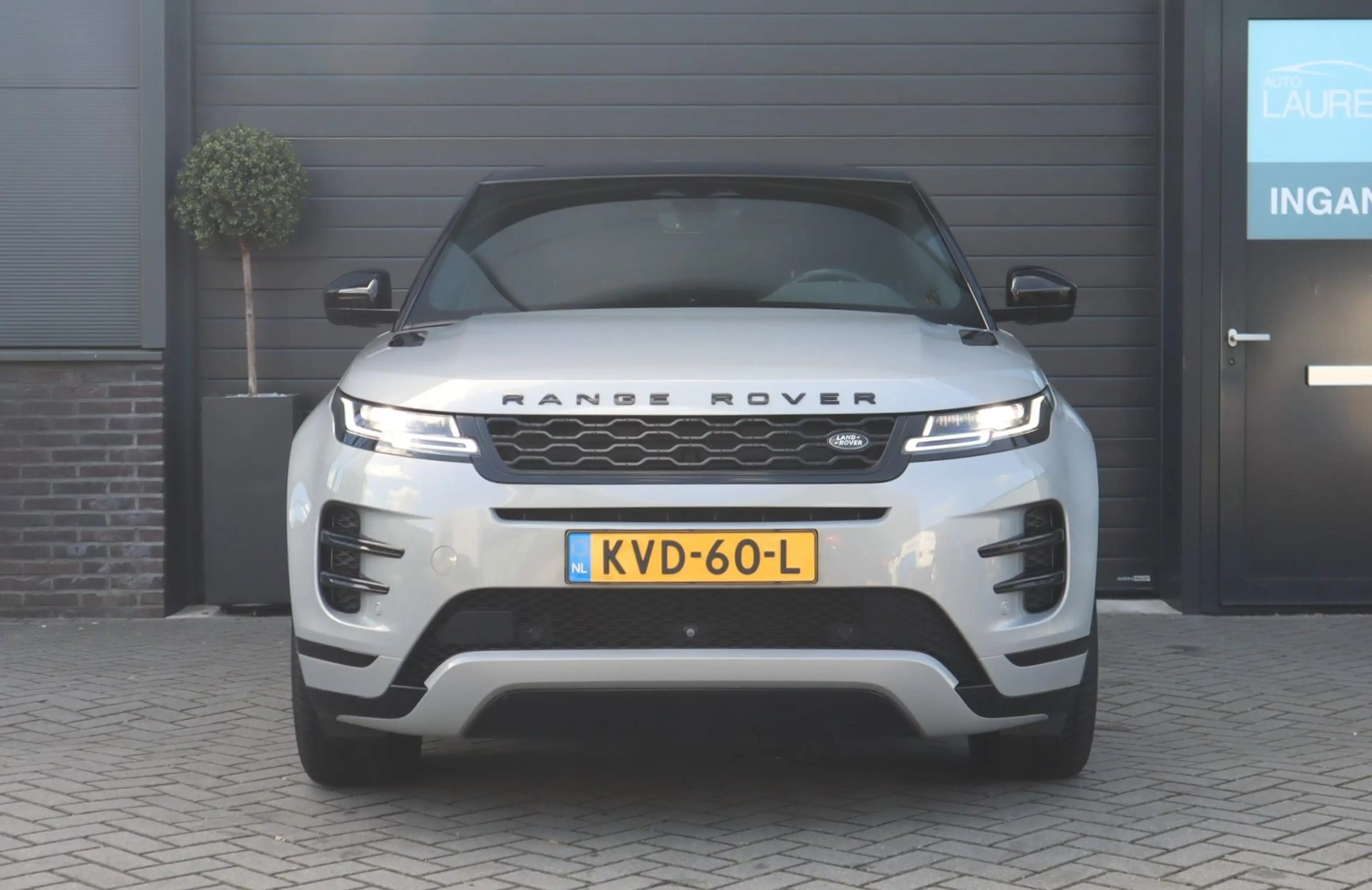 Land Rover Range Rover Evoque 1.5 P300e AWD R-Dynamic SE | Pano | 360 camera | A — photo 23