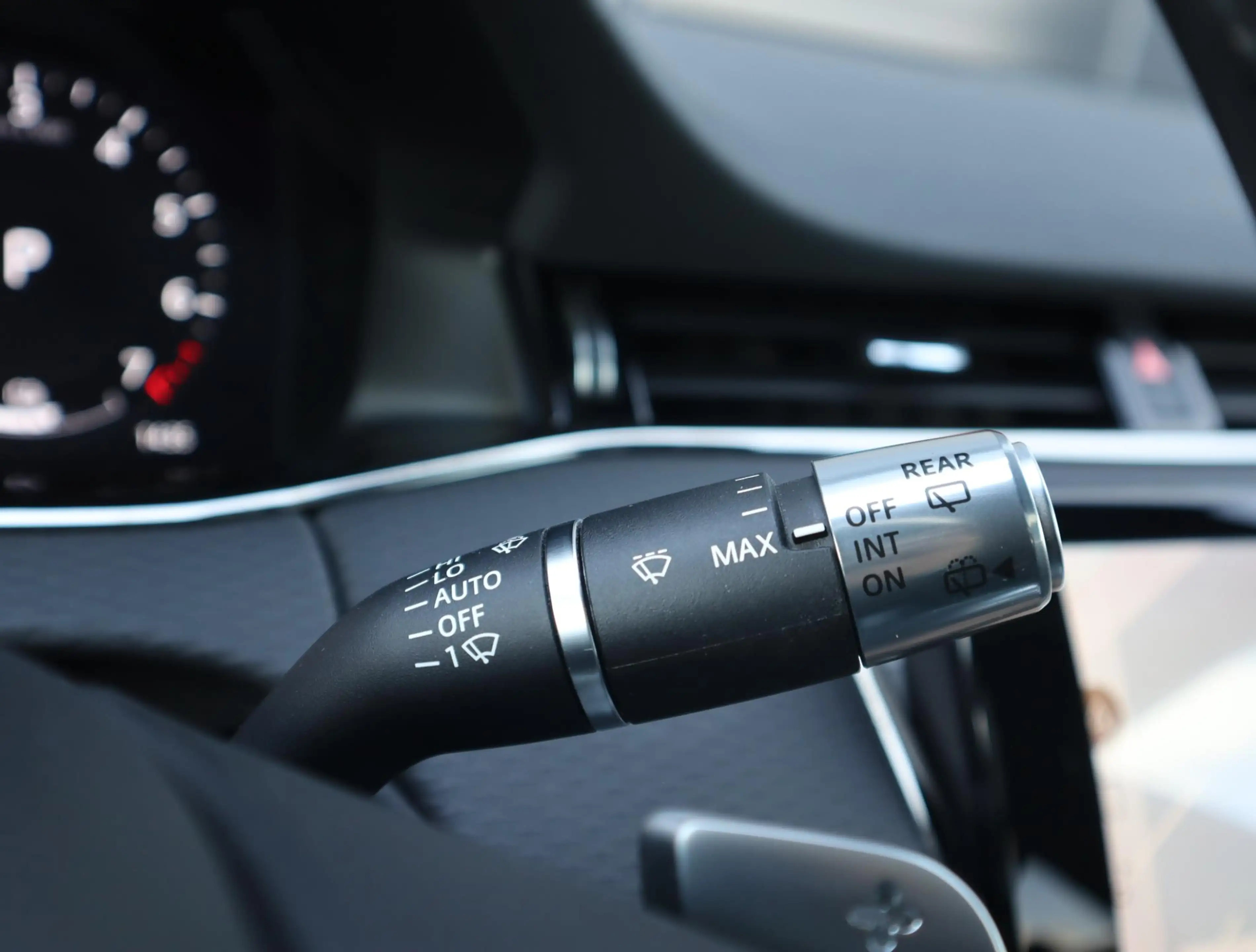 Land Rover Range Rover Evoque 1.5 P300e AWD R-Dynamic SE | Pano | 360 camera | A — photo 12