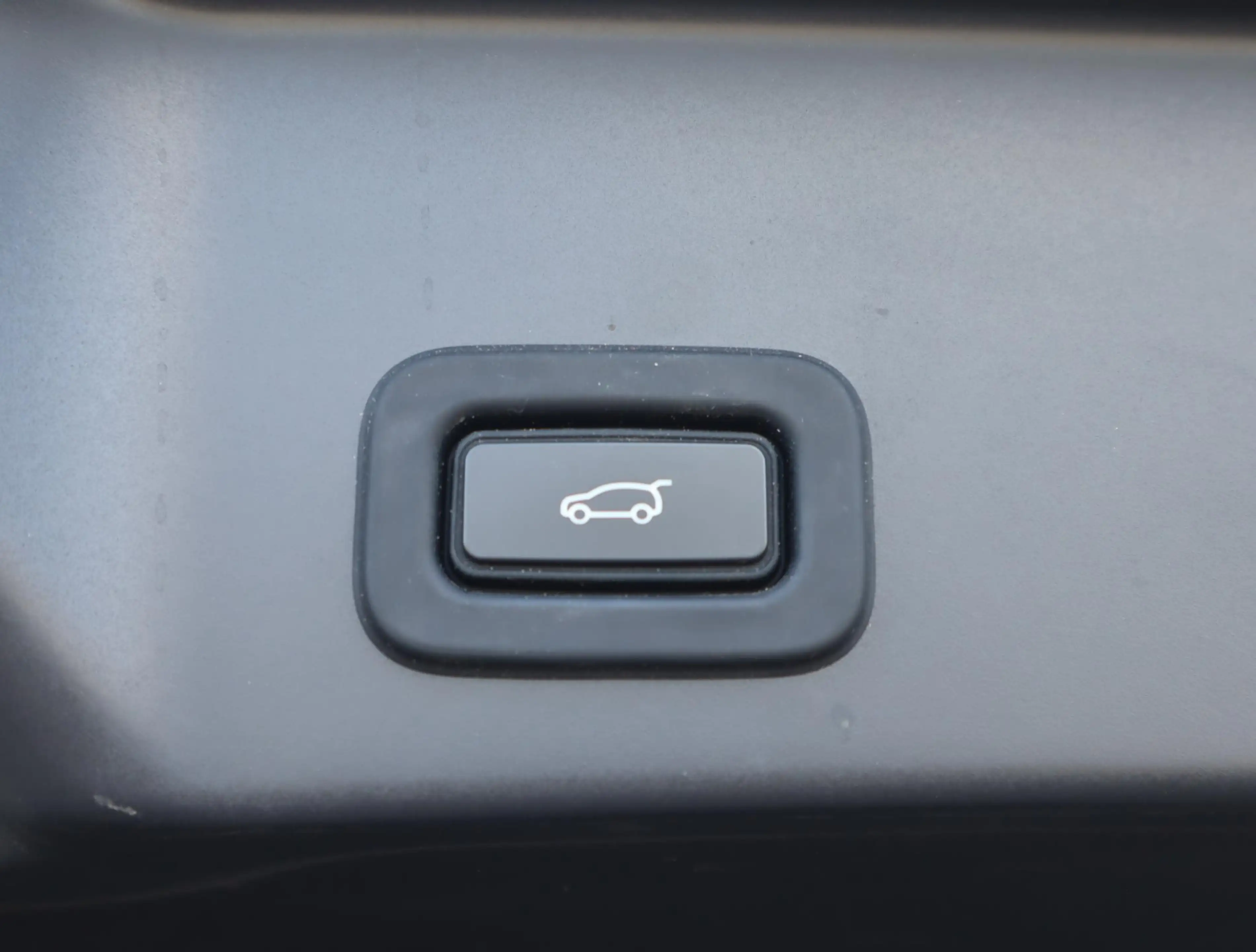 Land Rover Range Rover Evoque 1.5 P300e AWD R-Dynamic SE | Pano | 360 camera | A — photo 31