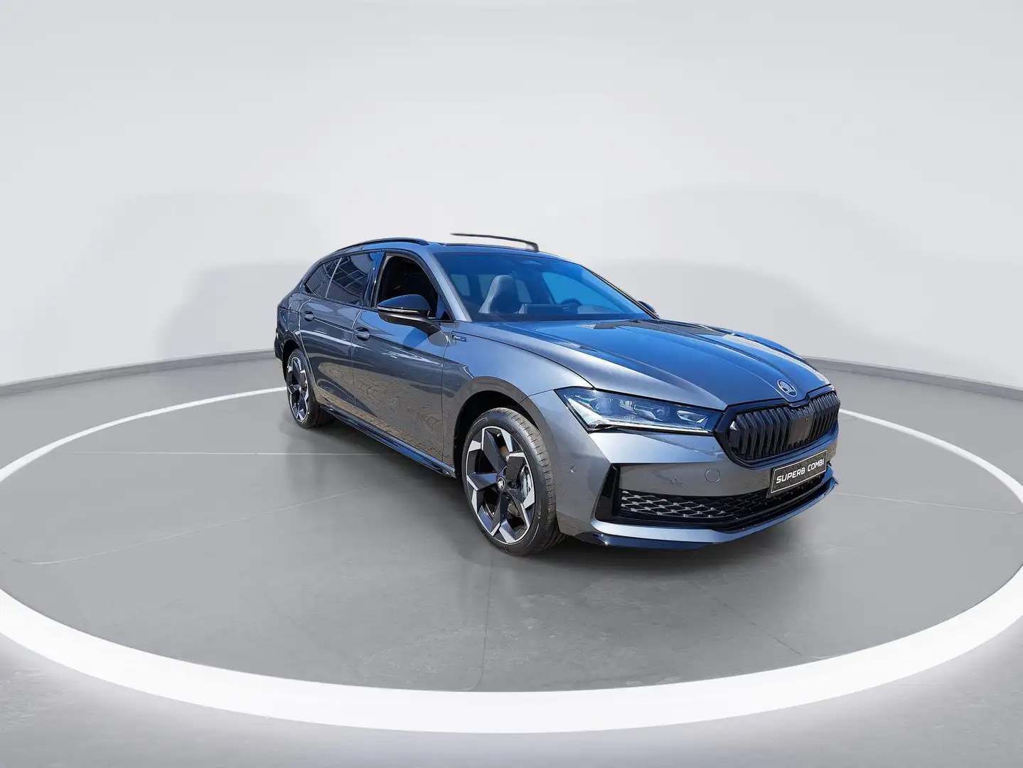 Skoda Superb combi Sportline Business 1.5 TSI PHEV 150 kW / 204 Grijs - 2