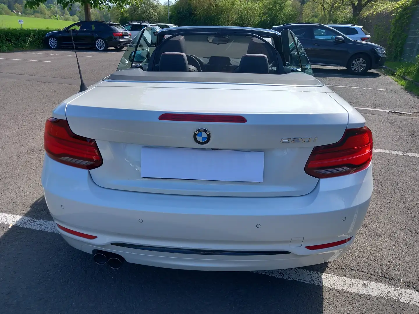 BMW 220 220i Cabrio Aut. Sport Line Bílá - 2