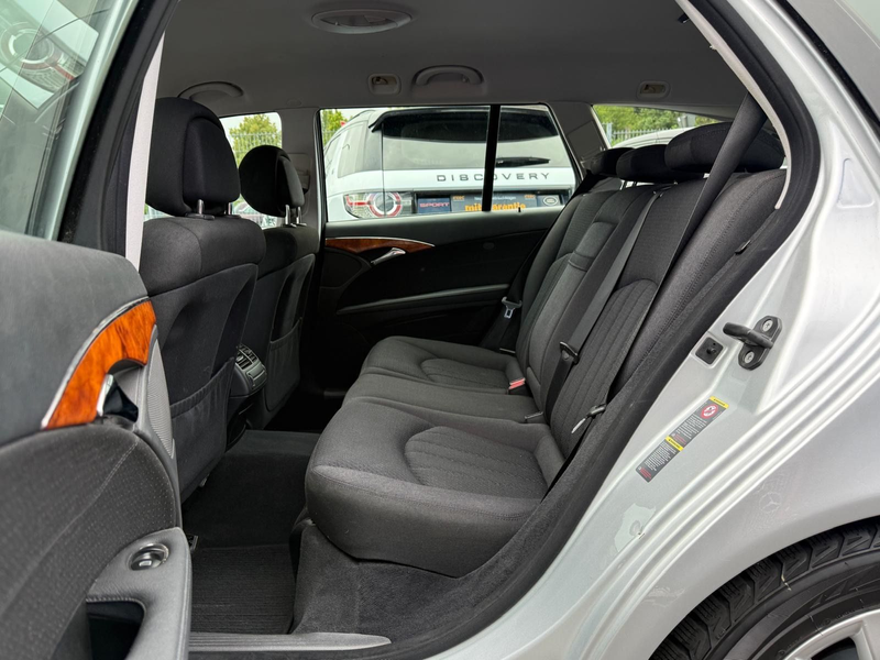 Mercedes-Benz E 200 E T-Modell ELEGANCE*2.HAND*PARKTRONIC*SHZ* — photo 12