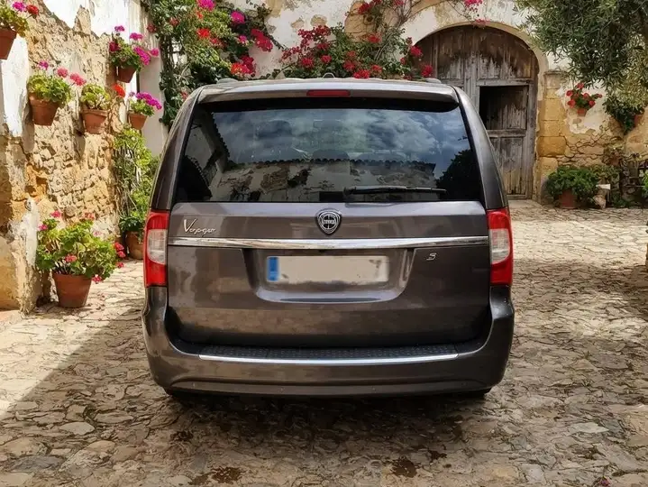 Lancia Voyager 2015, foto 5