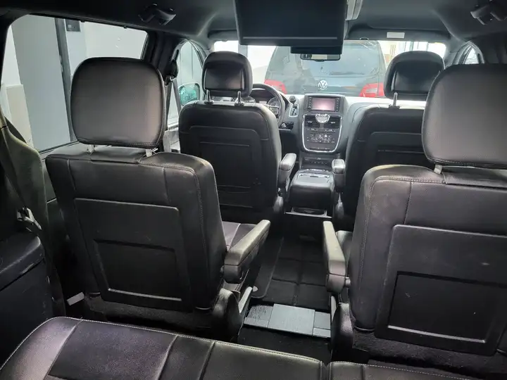 Lancia Voyager 2015, foto 8