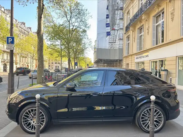 Porsche Cayenne view 8