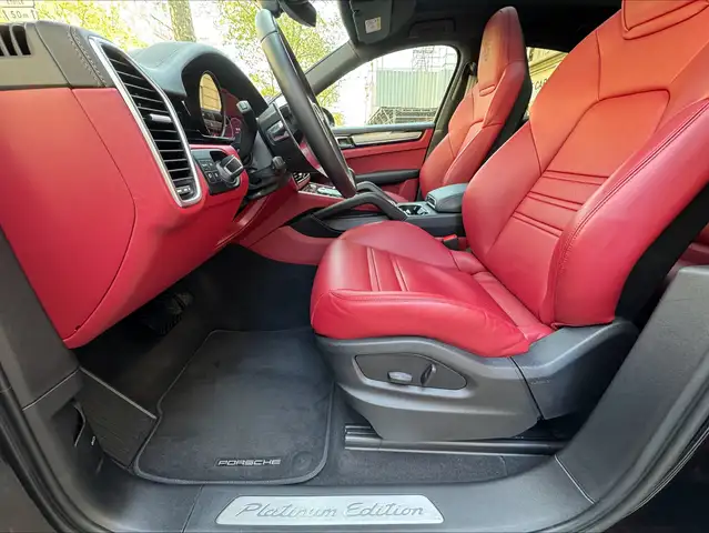 Porsche Cayenne view 14