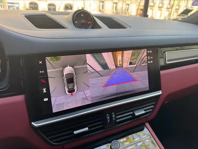 Porsche Cayenne view 18