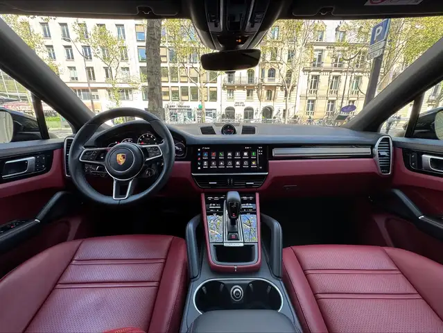 Porsche Cayenne view 10
