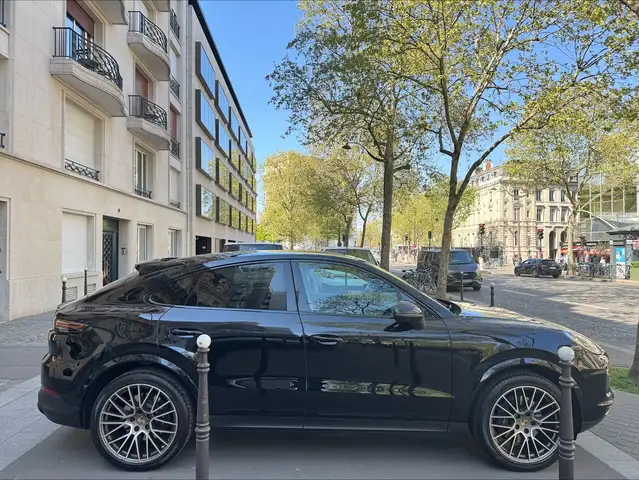 Porsche Cayenne view 4