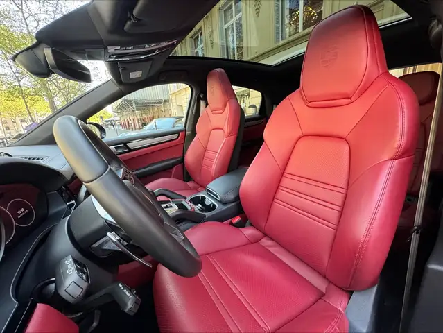 Porsche Cayenne view 13