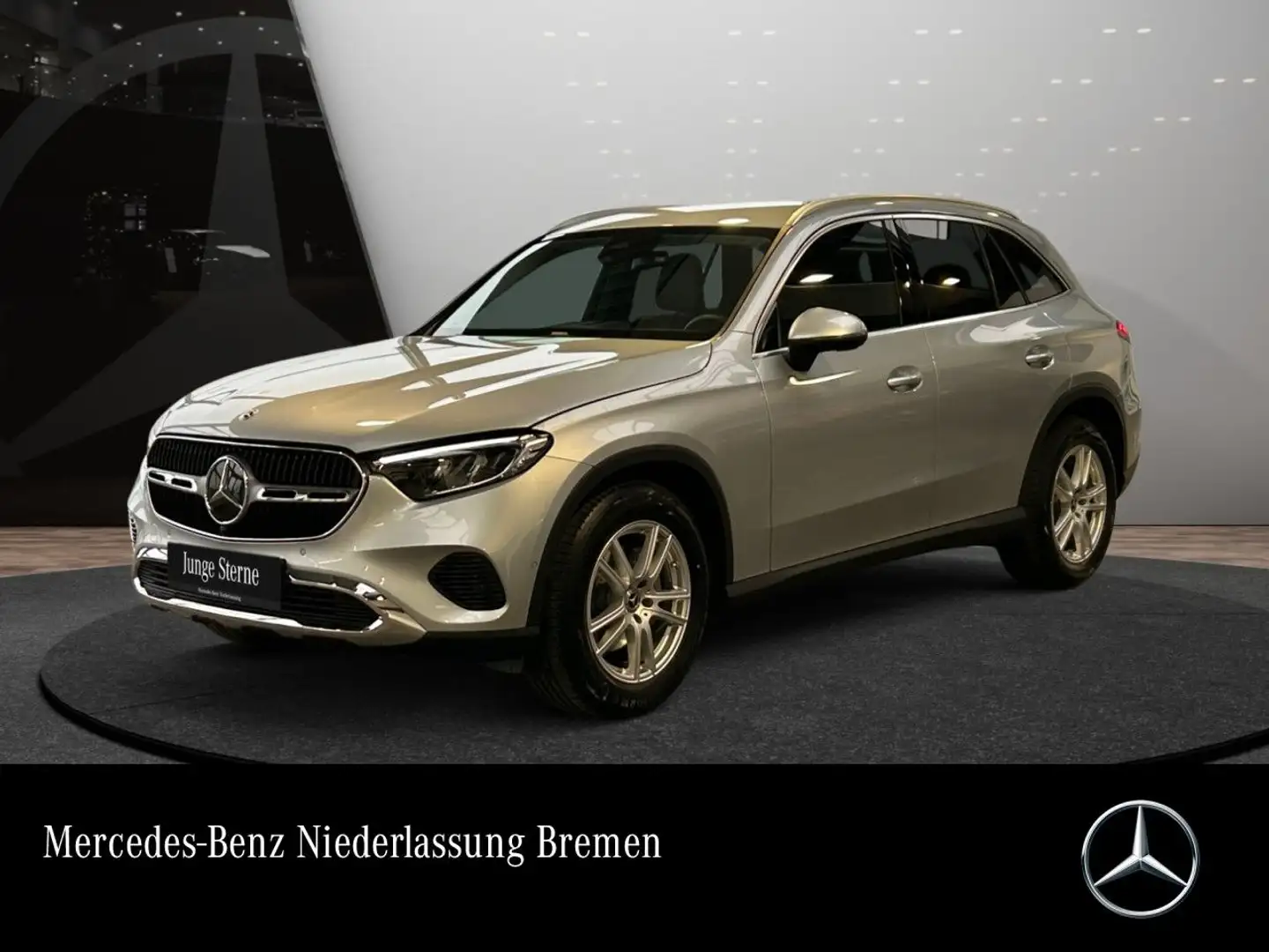 Mercedes-Benz GLC 220 d 4M AVANTG+AHK+LED+KAMERA+TOTW+KEYLESS+9G Silber - 1