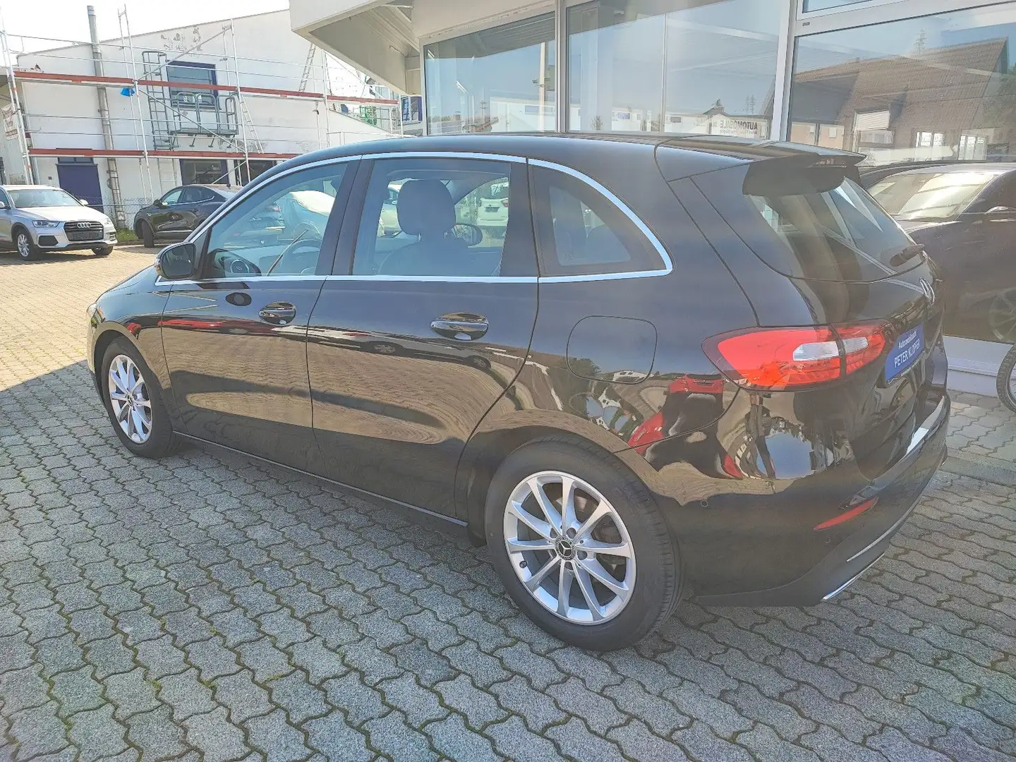 Mercedes-Benz B 180 Klimaaut/Nav/Tel/Sitzhzg Noir - 2
