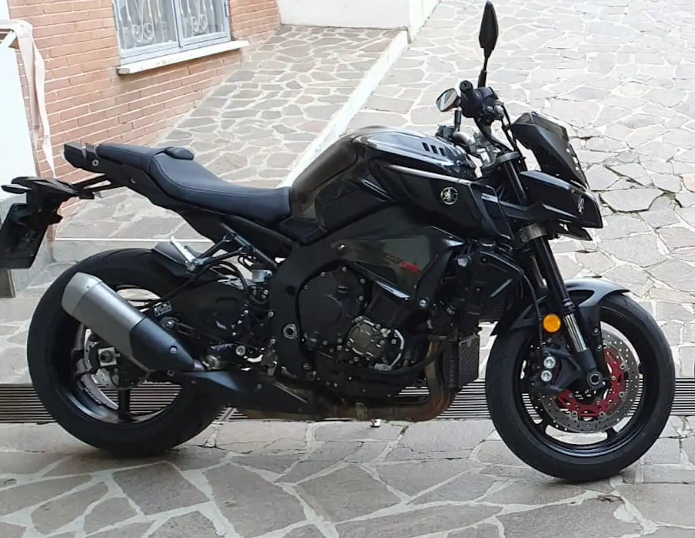 Yamaha MT-10 Negro - 1