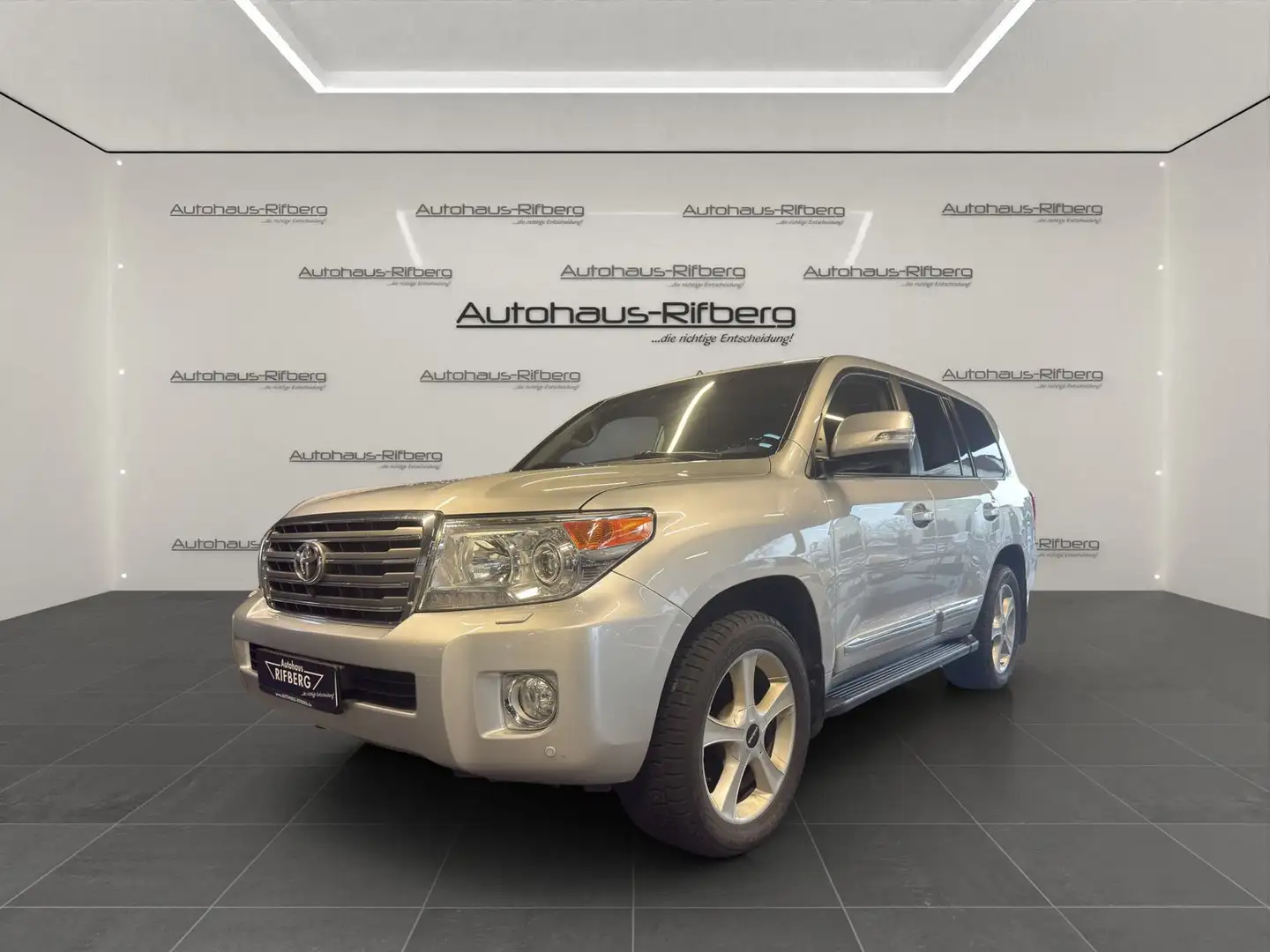 Toyota Land Cruiser Executive 4.5 V8 TD/Kam/Navi/SDach Plateado - 1