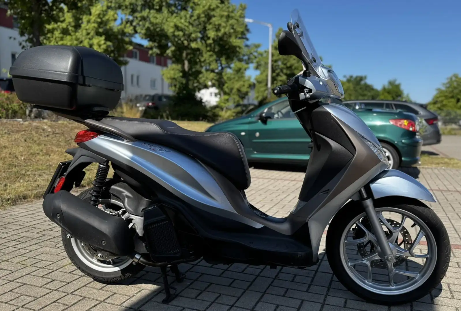 Piaggio Medley 125 Silber - 2
