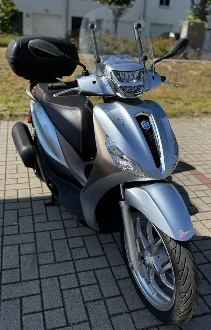 Piaggio Medley 125 Silber - 1