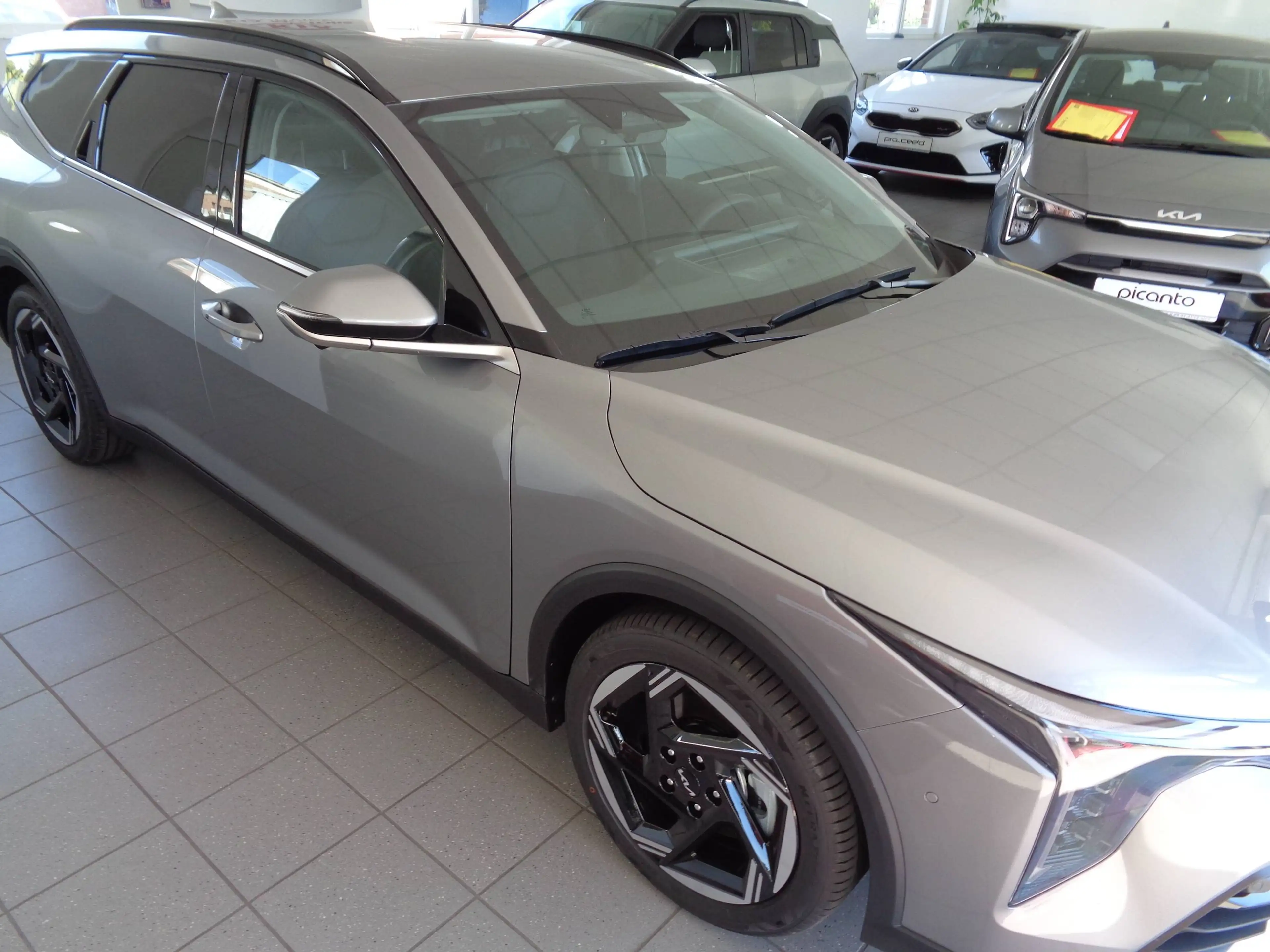 Kia K4 Sportwagen Spirit Automatik 150 PS Drive-Wise-Parket — photo 2