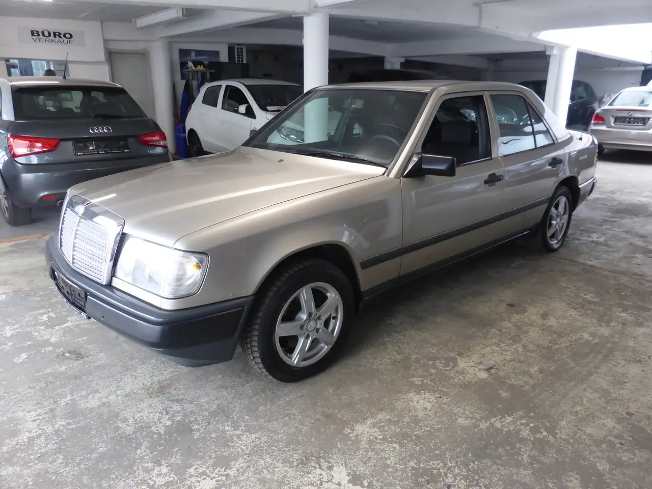 Mercedes-Benz E 200 200, foto 1