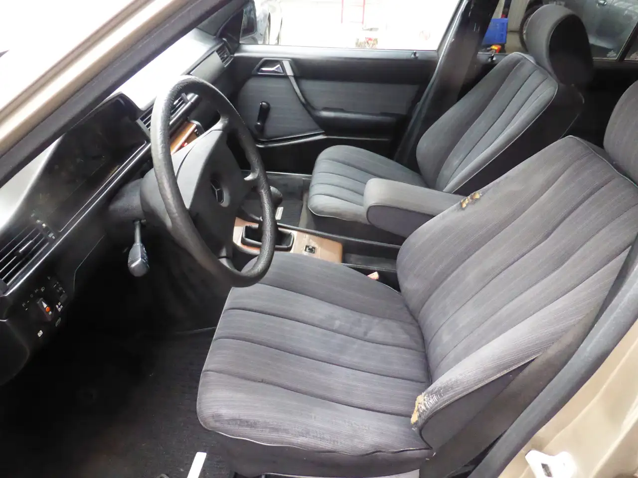Mercedes-Benz E 200 200, foto 11