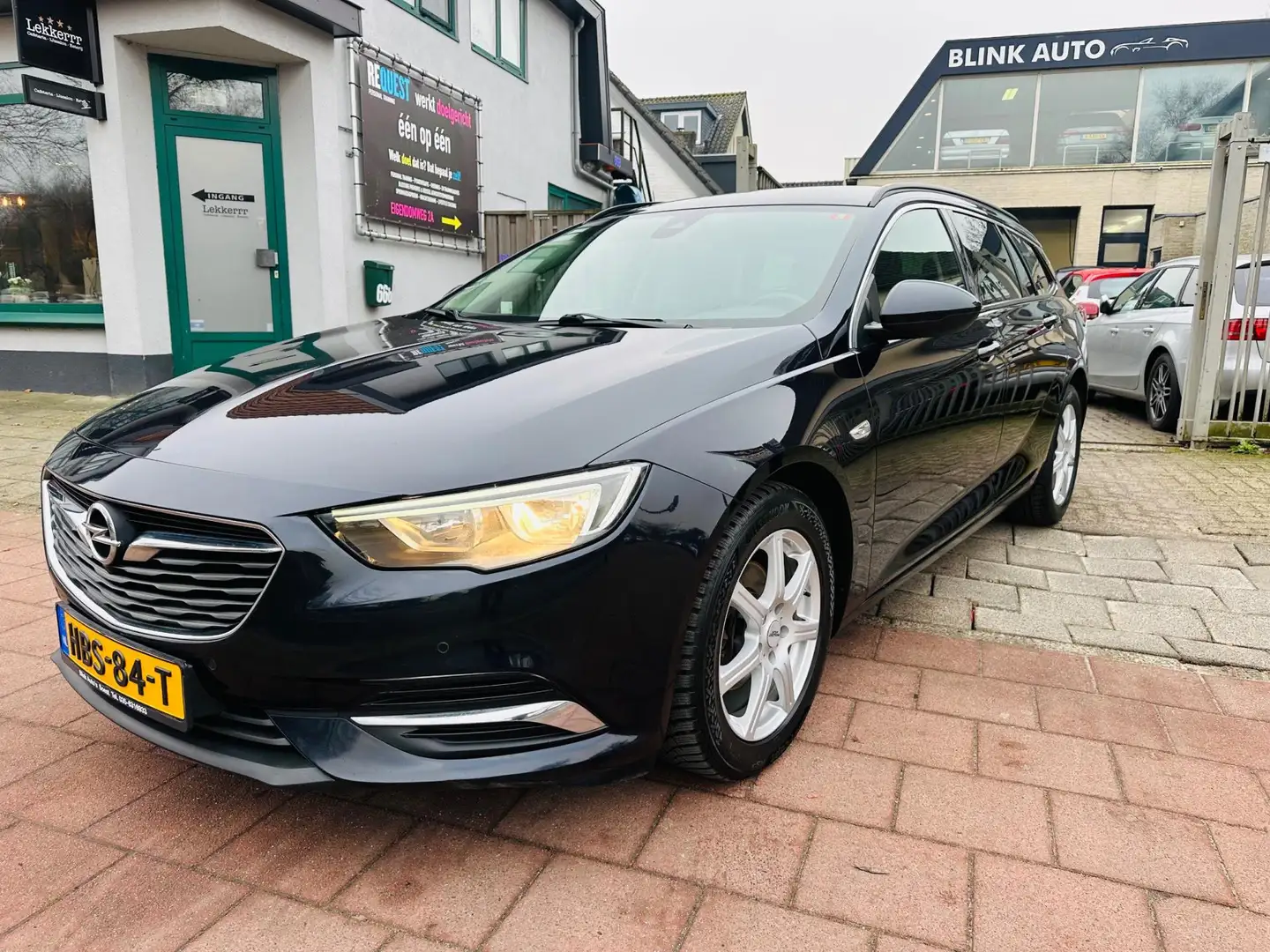 Opel Insignia SPORTS TOURER 1.6 CDTI Innovation Navi Clima Garan Blauw - 1