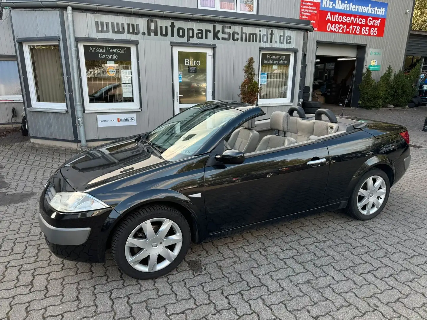 Renault Megane Cabrio KLIMAT°T-LEDER°PDC°ALU°TÜV 05/2026 Schwarz - 1